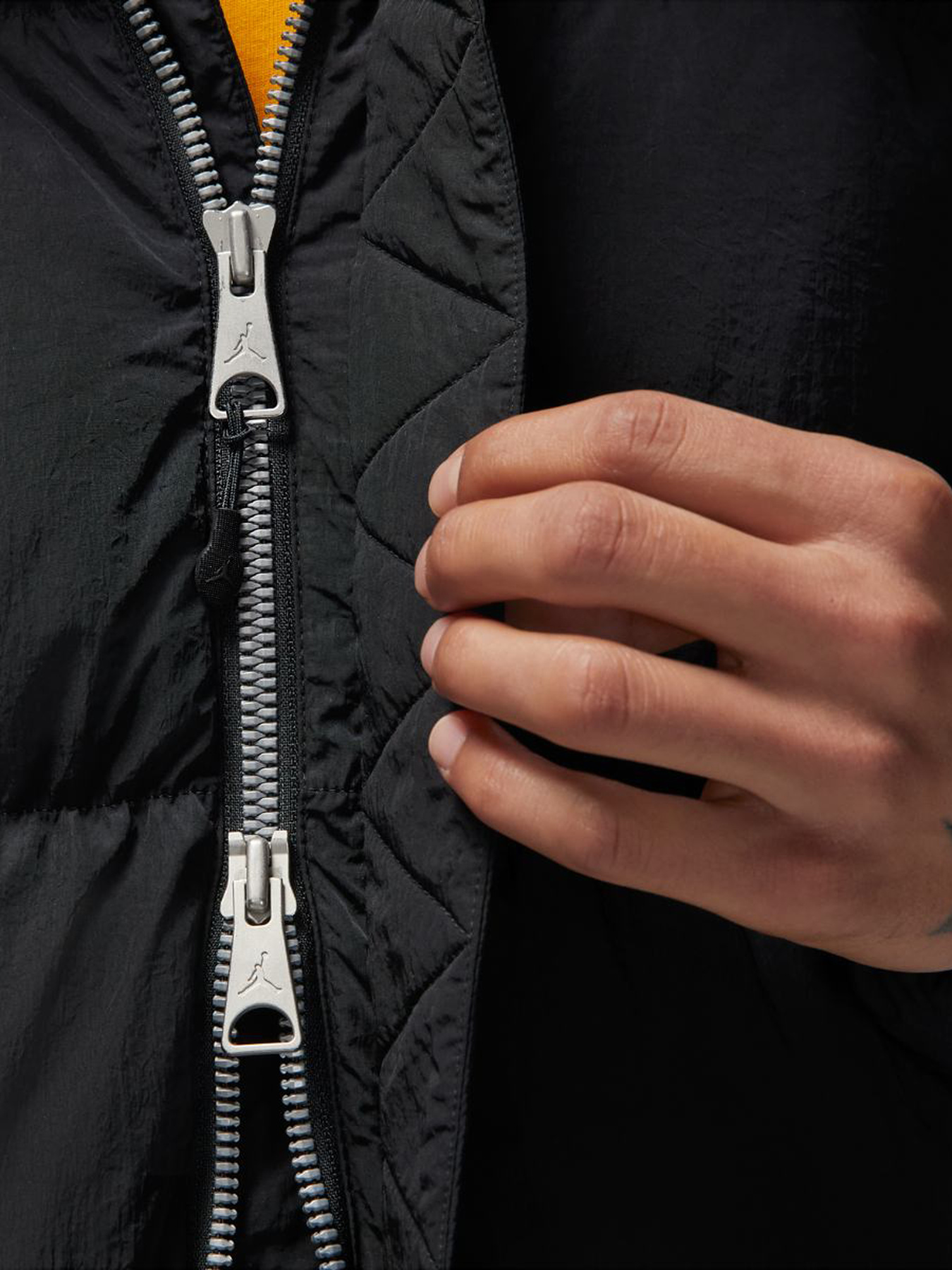 Куртки и дубленки Jordan Ess Stmt Parka модель DQ7346-010 Фото