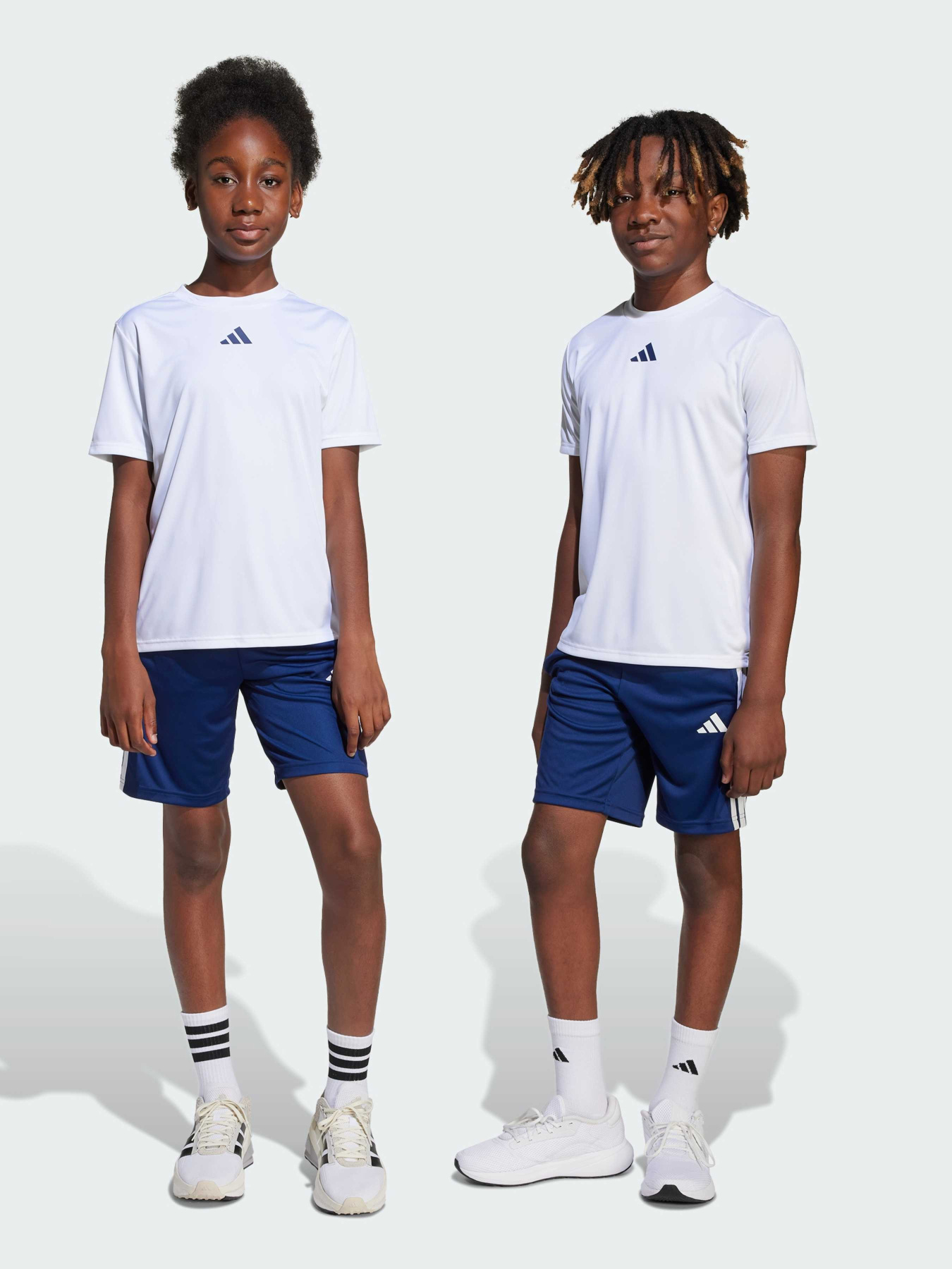 Костюмы Adidas модель JJ1030 Костюмы Adidas модель JJ1030 Фото