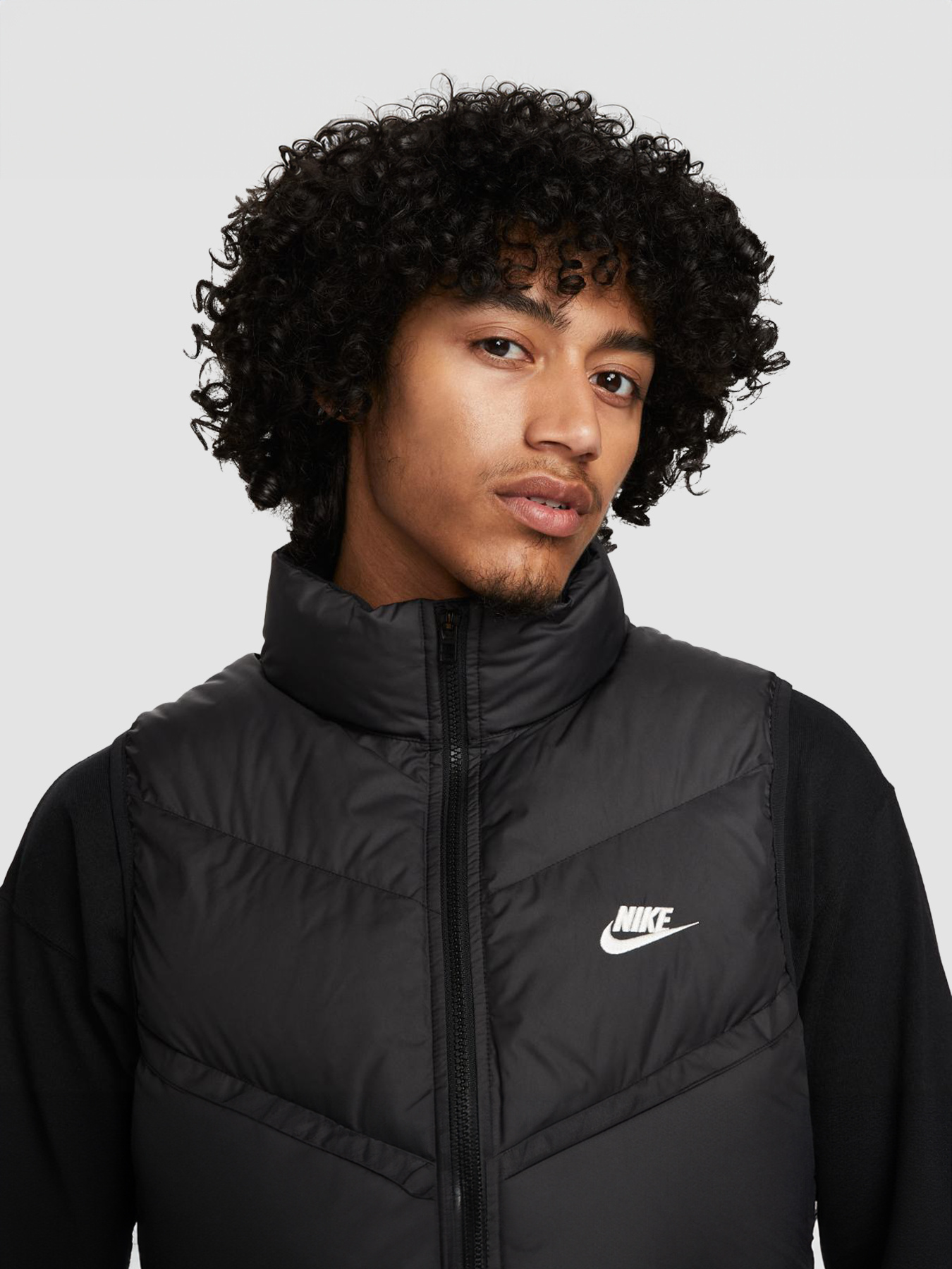 Куртки та дублянки NIKE M Nk Sf Wr Pl-Fld Vest модель FB8193-010 Куртки та дублянки NIKE M Nk Sf Wr Pl-Fld Vest модель FB8193-010 Фото
