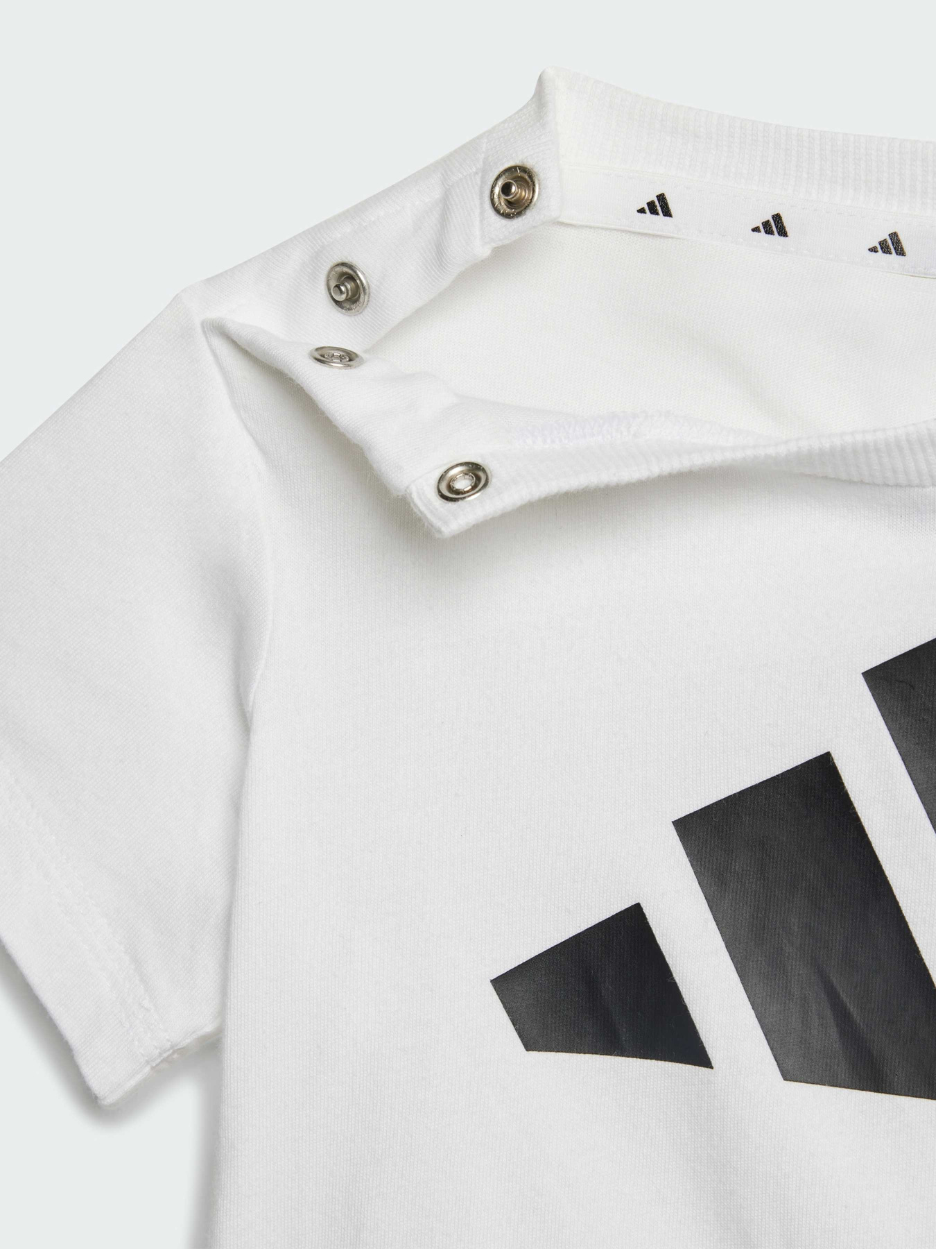 Костюмы Adidas модель JE1388 Костюмы Adidas модель JE1388 Фото