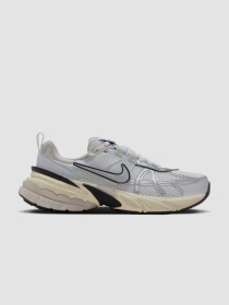 Кросівки NIKE Wmns V2k Run модель FD0736-100 Фото