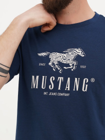 Футболки и поло Mustang Jeans Austin модель 1015069 Фото