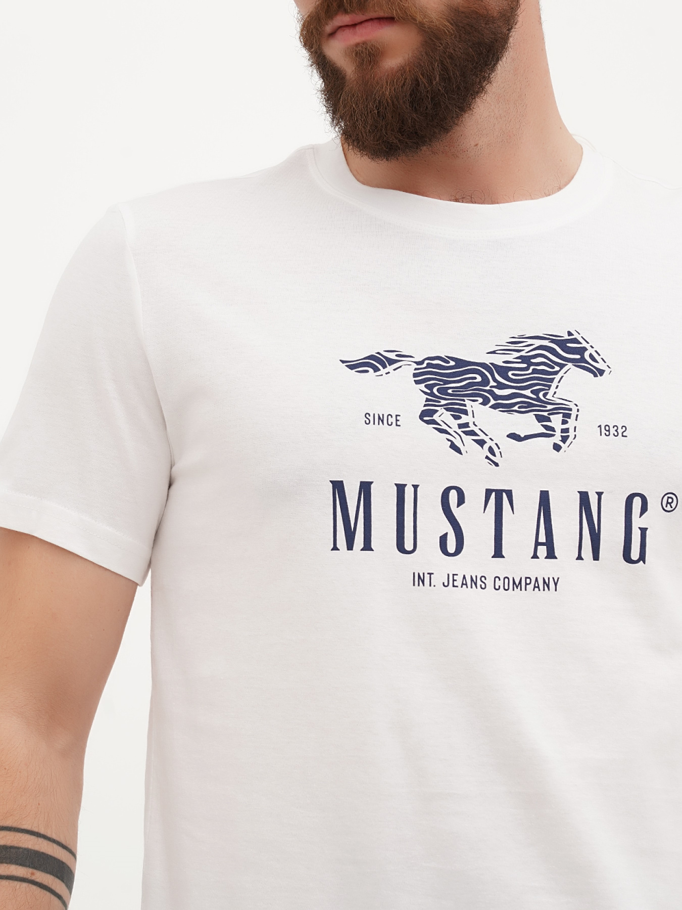 Футболки и поло Mustang Jeans Austin модель 1025069 Фото