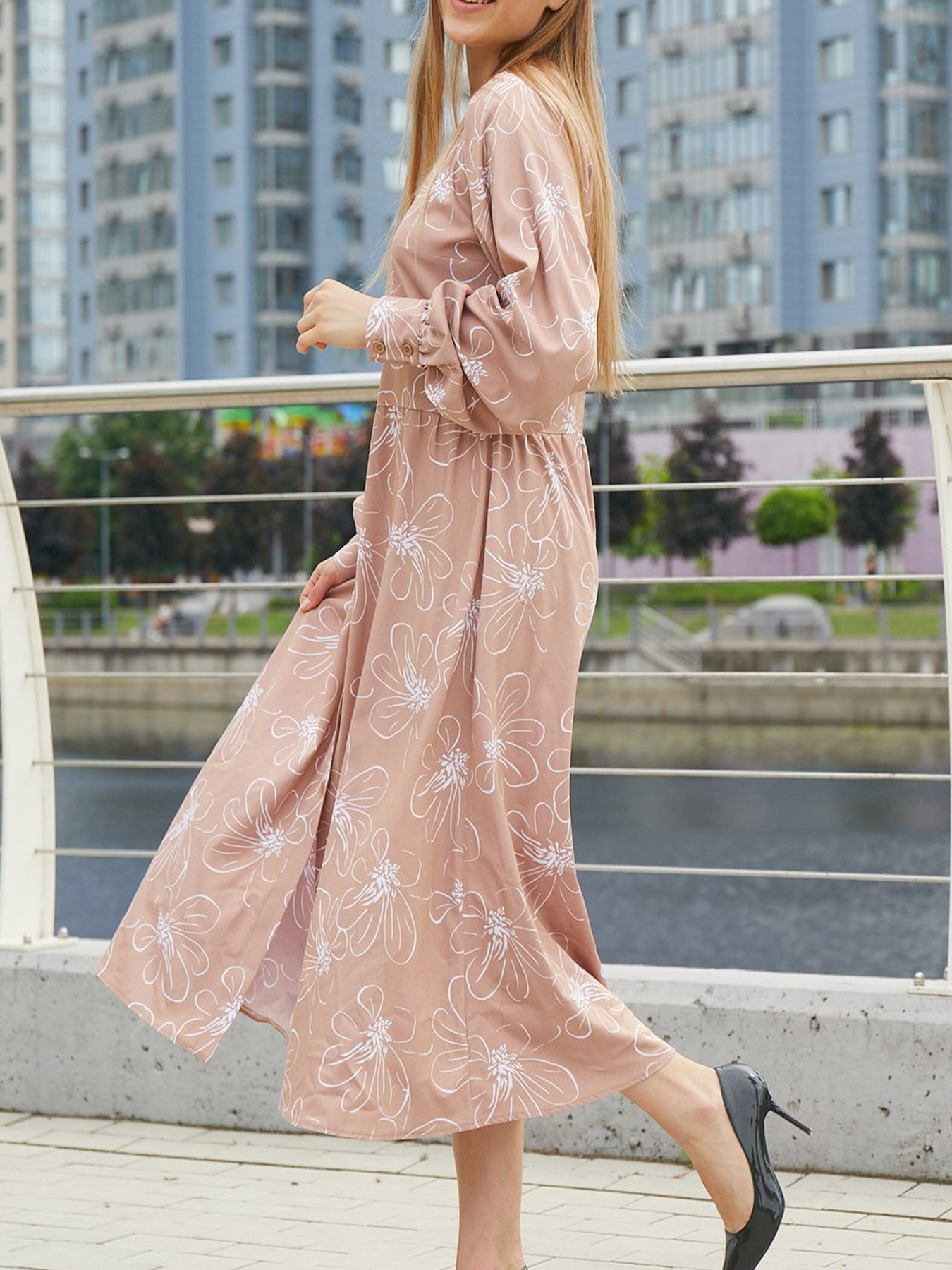 Сукні LadyLike модель ll214316789-bezhevij Сукні LadyLike модель ll214316789-bezhevij Фото