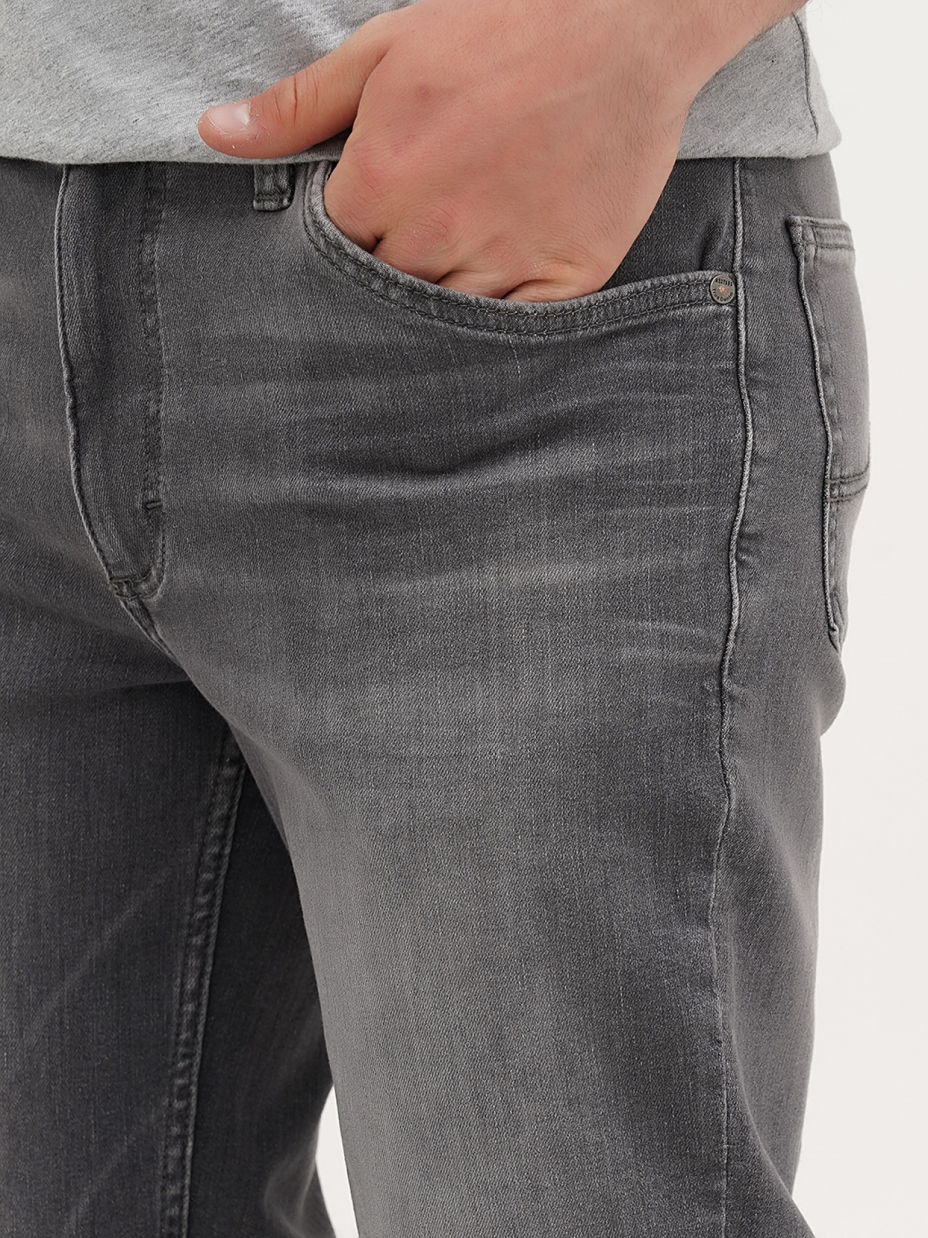 Джинси Mustang Jeans Tramper Tapered модель 2015287 Фото