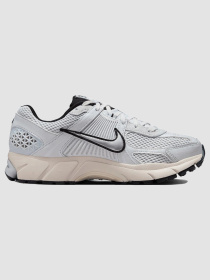 Кросівки NIKE КWmns Zoom Vomero 5 модель FN6742-002 Фото