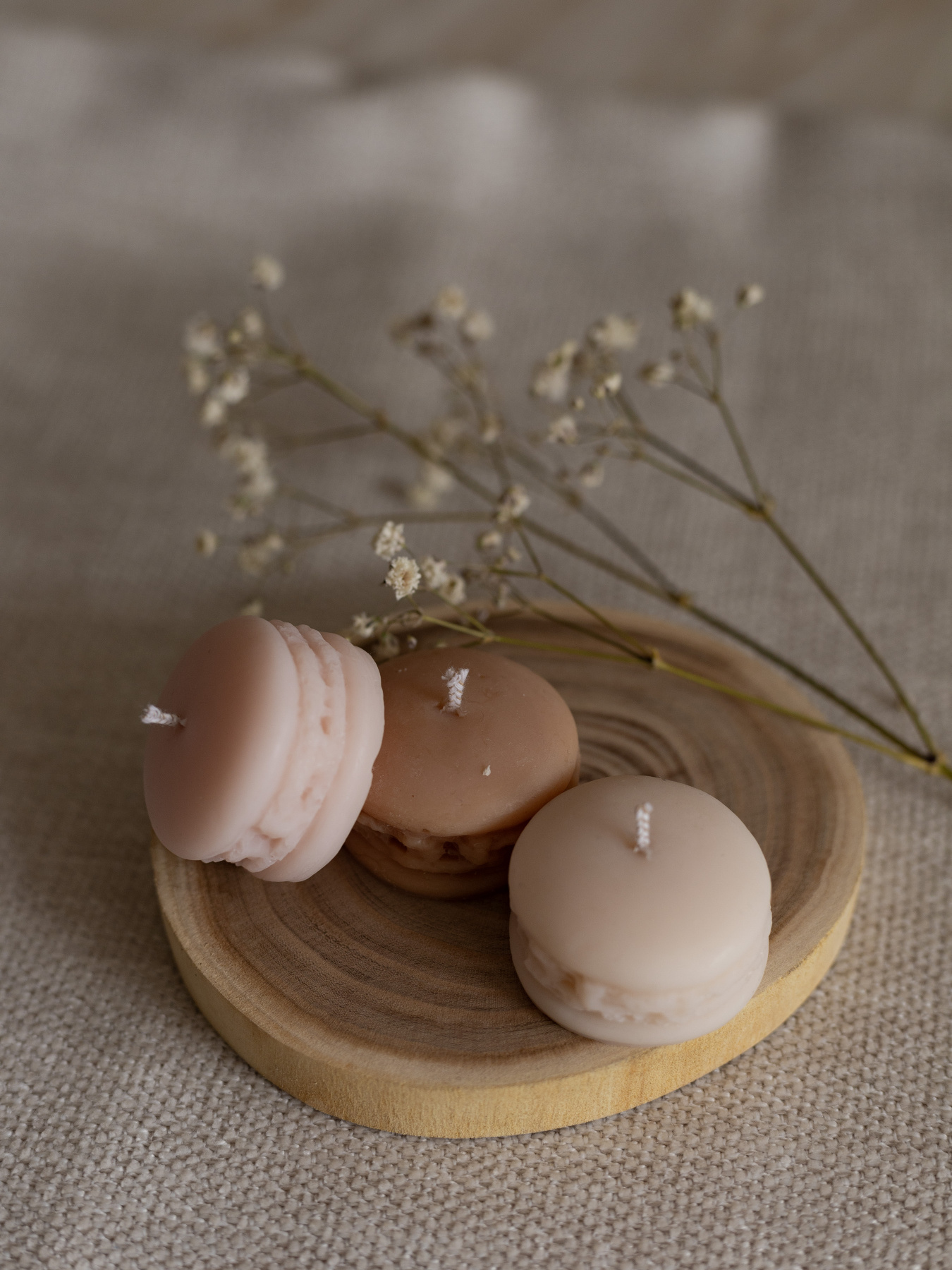 Ароматическая свеча "Макарун", аромат Almond Macaron (макарун), из натурального оливкового воска Candle Design модель 130.2002 Ароматическая свеча "Макарун", аромат Almond Macaron (макарун), из натурального оливкового воска Candle Design модель 130.2002 Фото