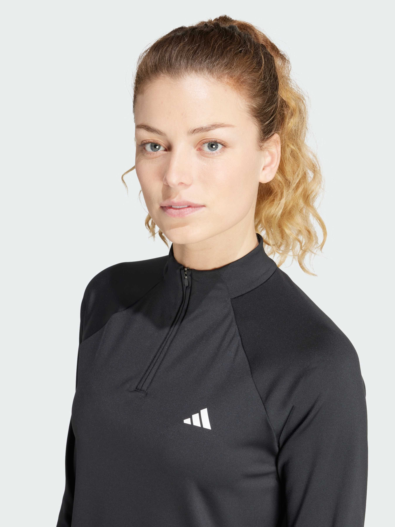Худи и свитшоты Adidas модель IS4028 Фото