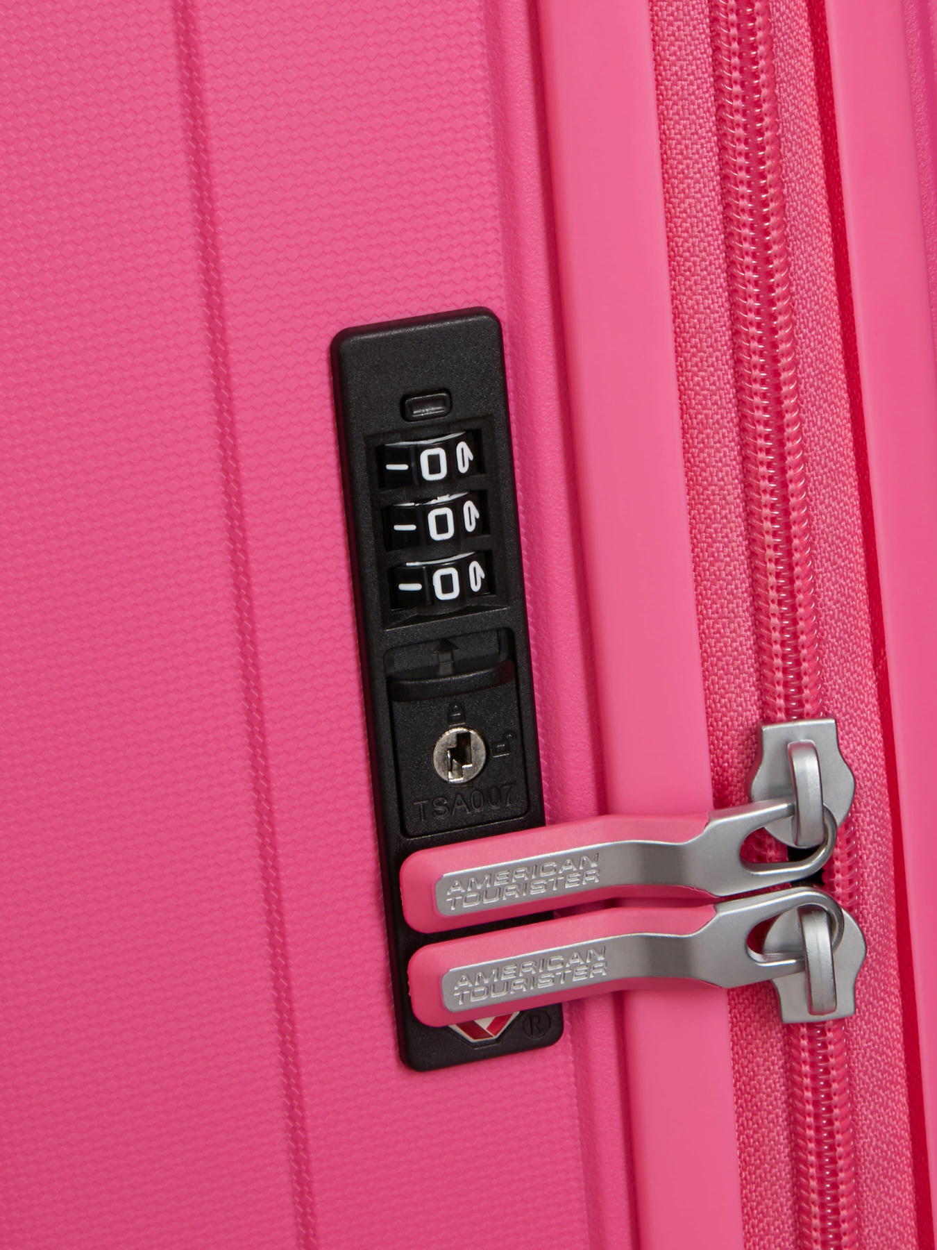 Дорожные сумки и чемоданы American Tourister модель MH390003 Фото