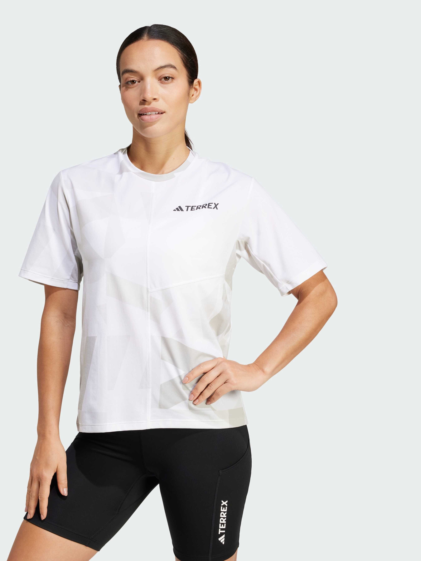 Футболки і поло Adidas модель JE0365 Фото