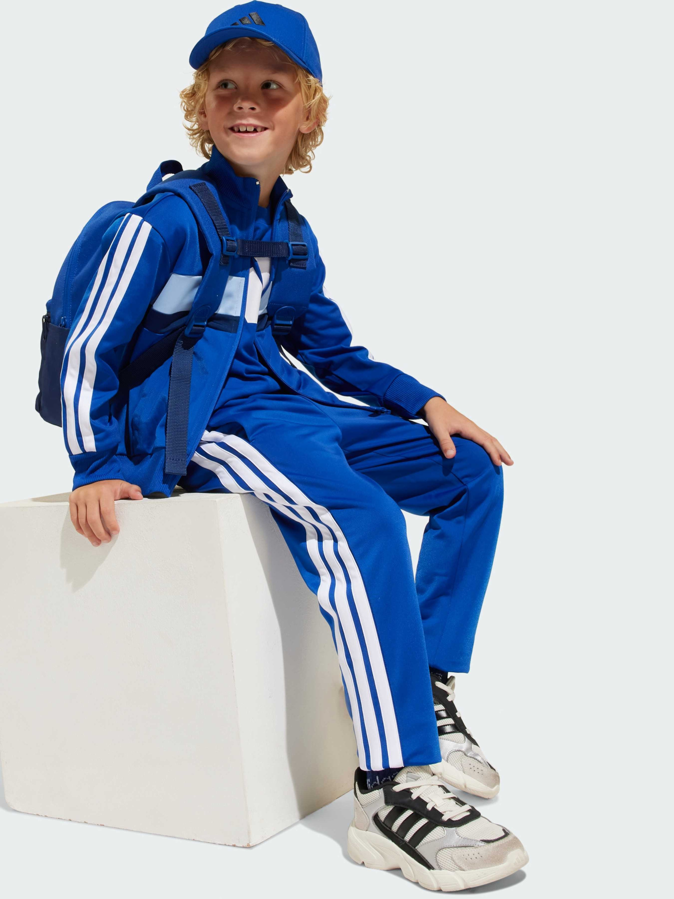 Костюмы Adidas модель JC7512 Костюмы Adidas модель JC7512 Фото