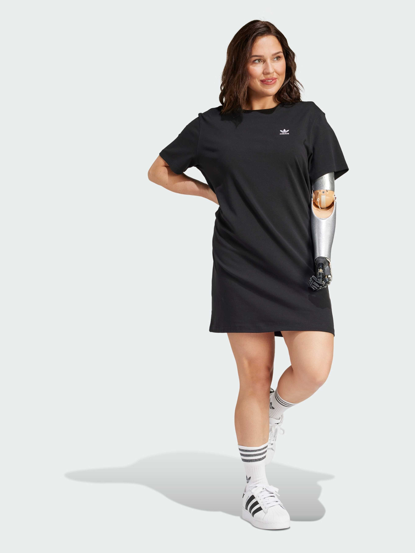 Платья Adidas Adicolor модель IU2404 Фото