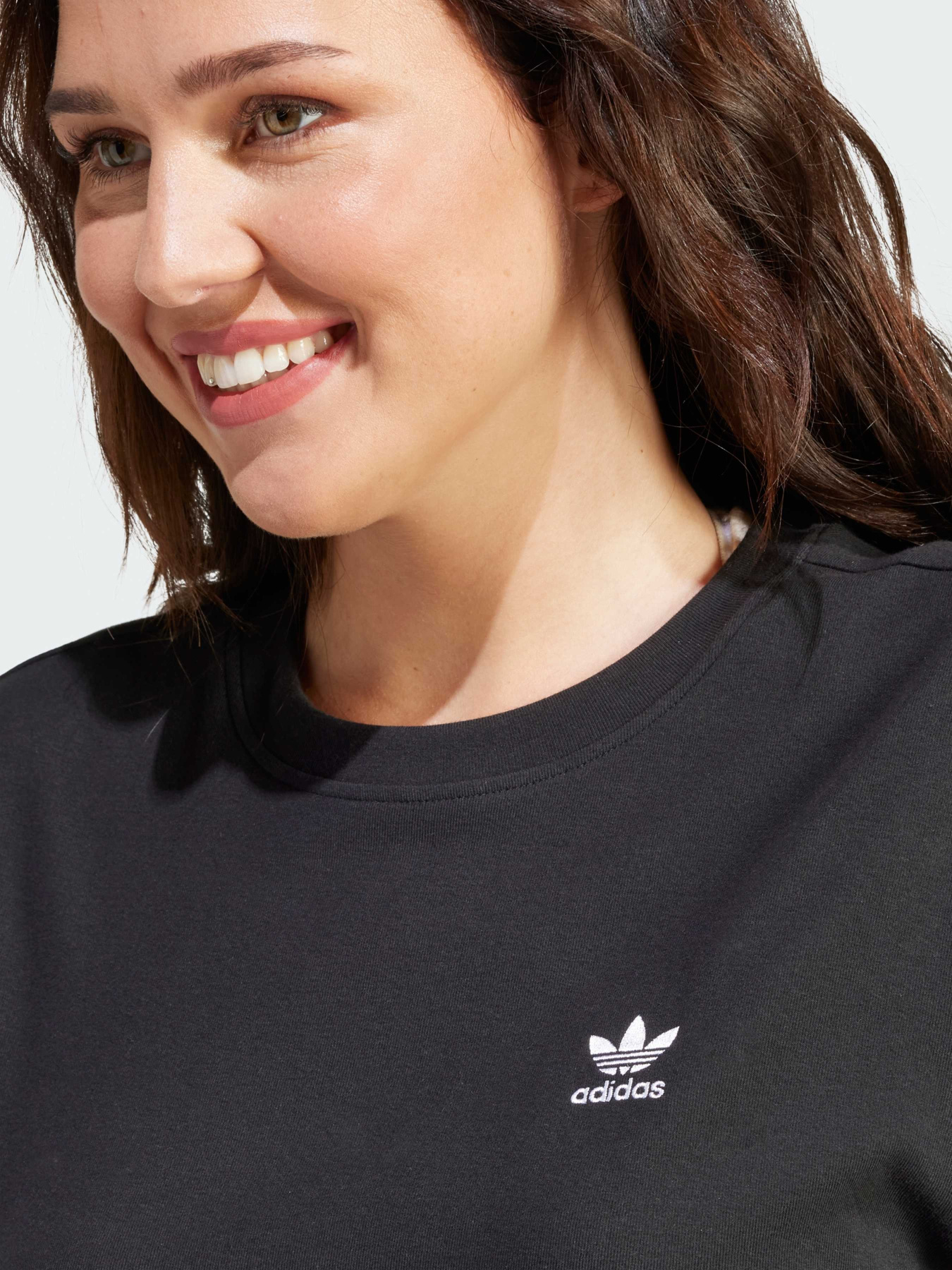Платья Adidas Adicolor модель IU2404 Фото