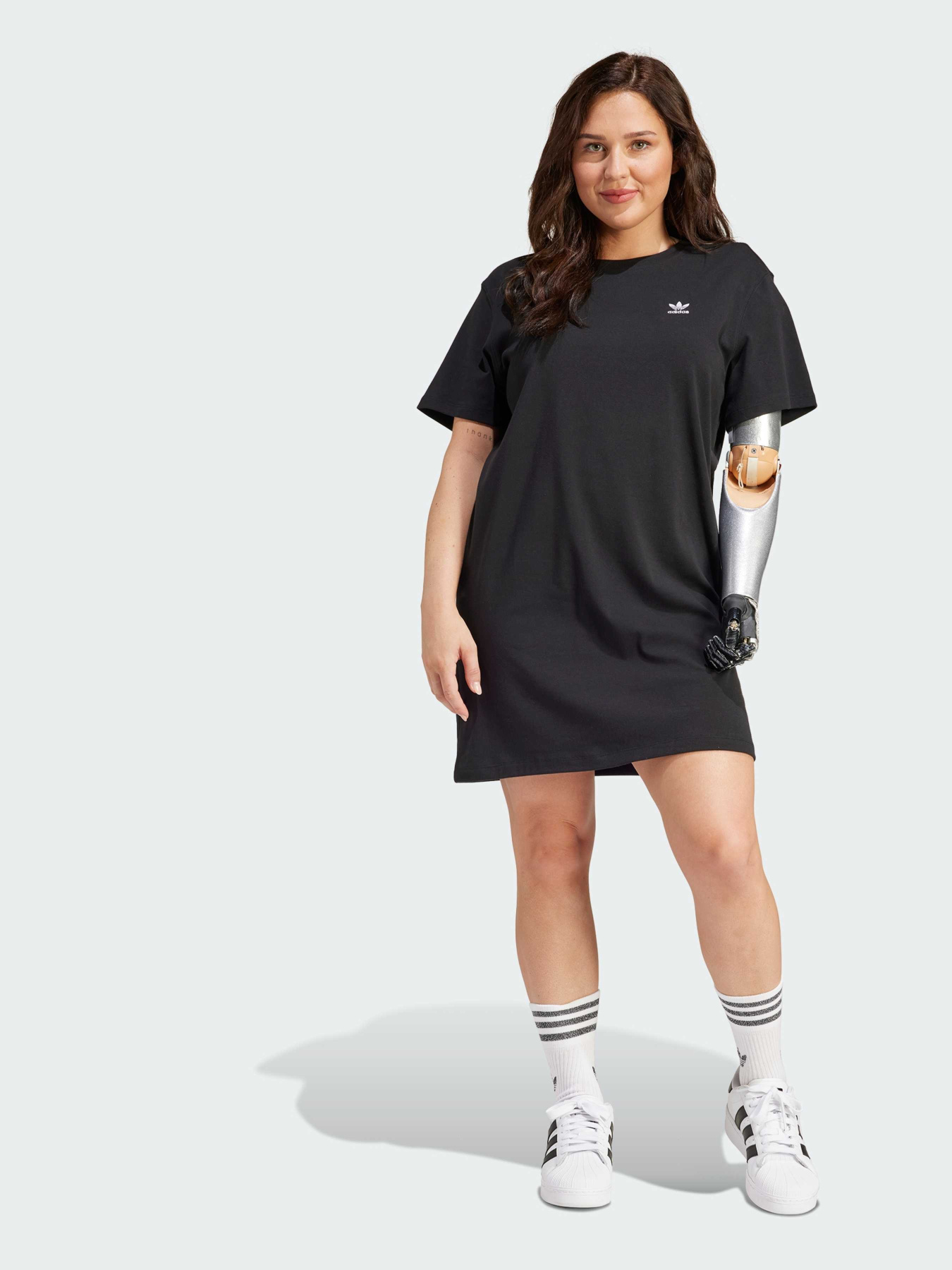 Платья Adidas Adicolor модель IU2404 Фото