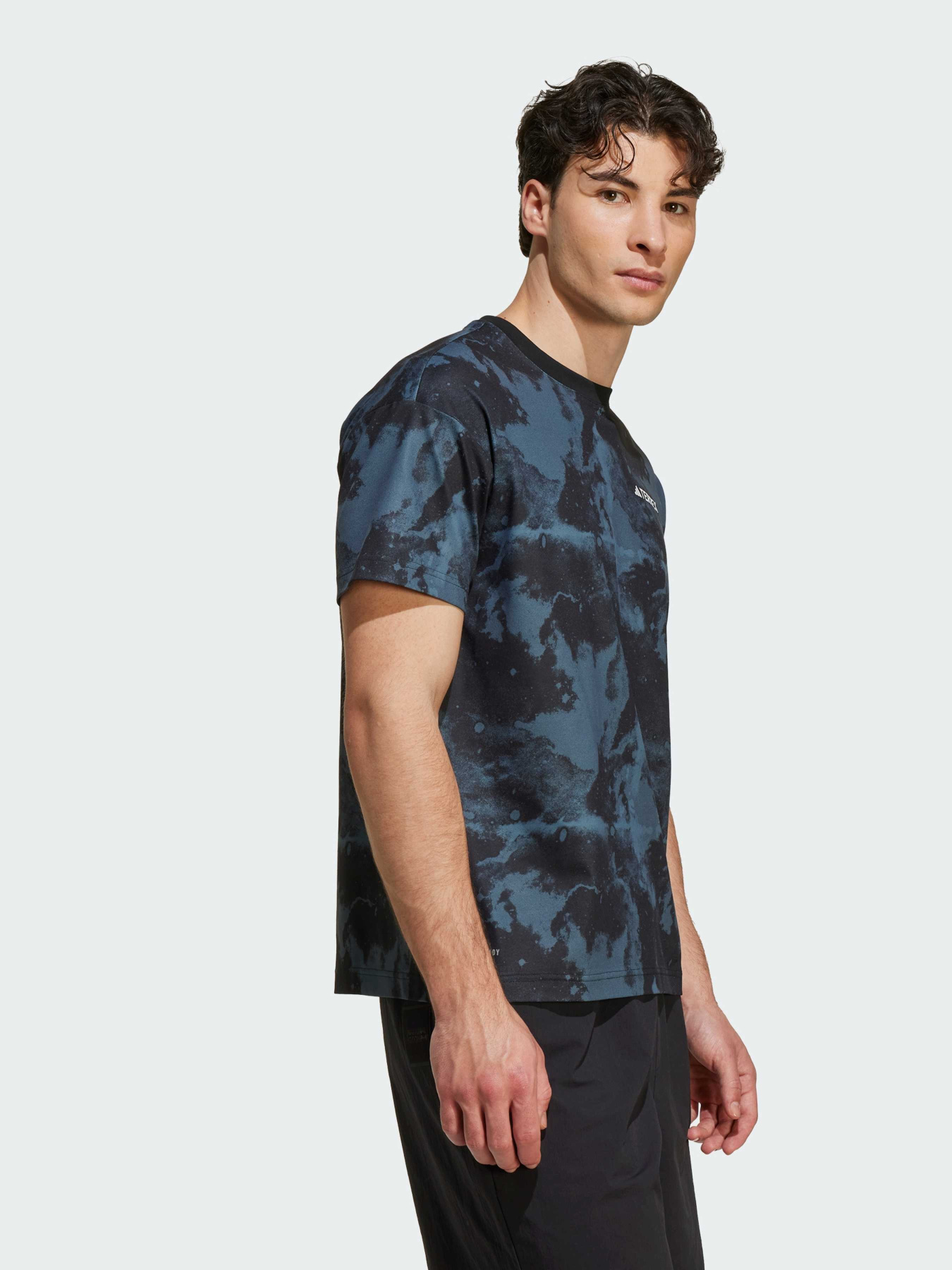 Футболки і поло Adidas модель JD5959 Футболки і поло Adidas модель JD5959 Фото