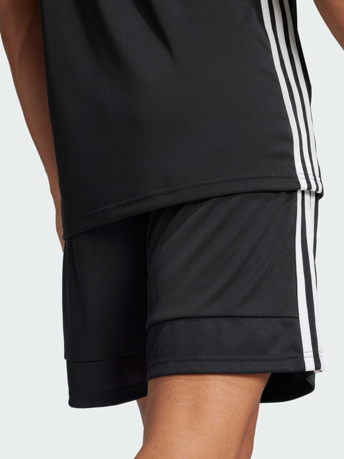 Шорты Adidas Tiro модель JD0430 Фото