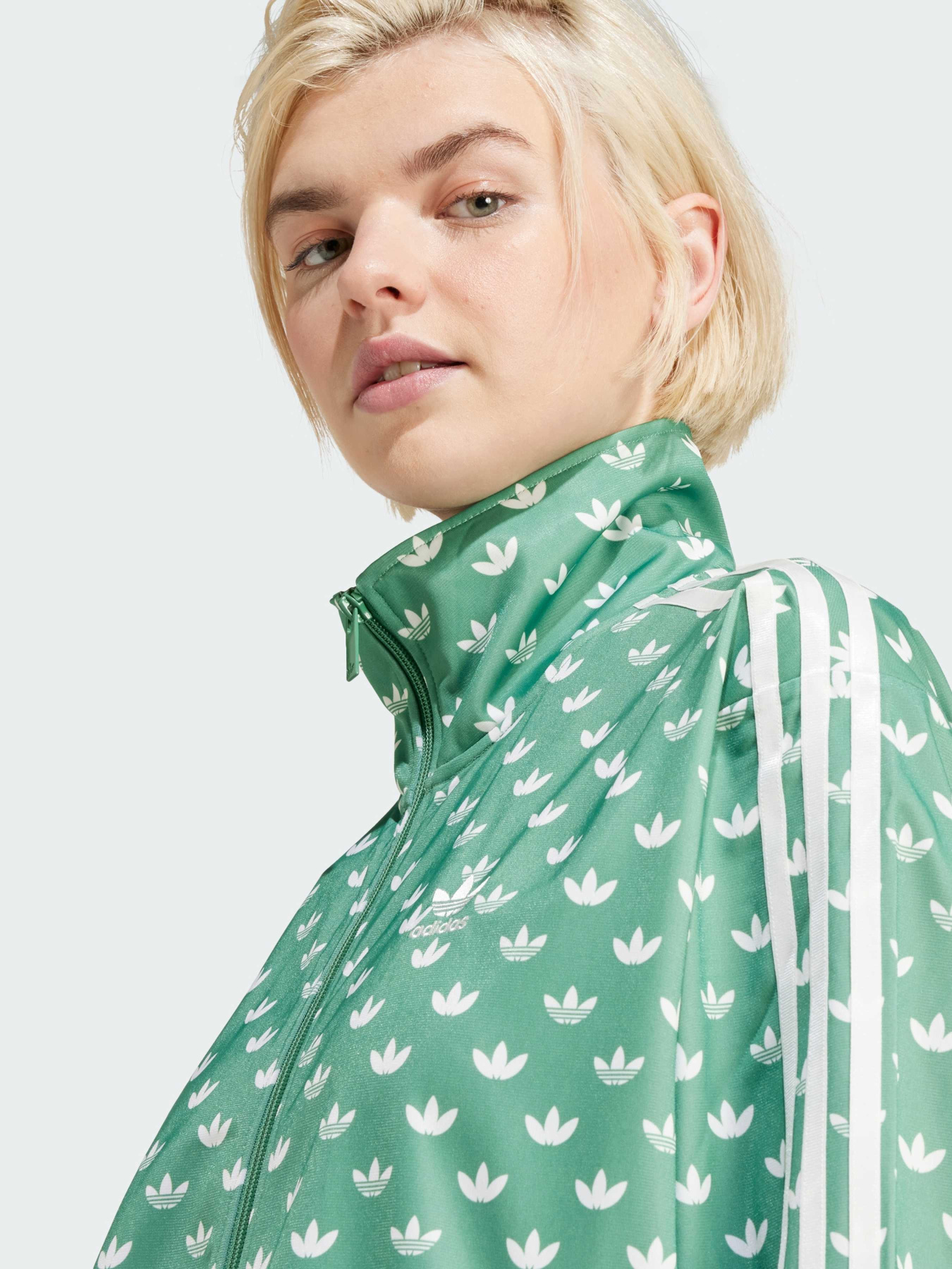 Худи и свитшоты Adidas Graphics модель IX0932 Фото