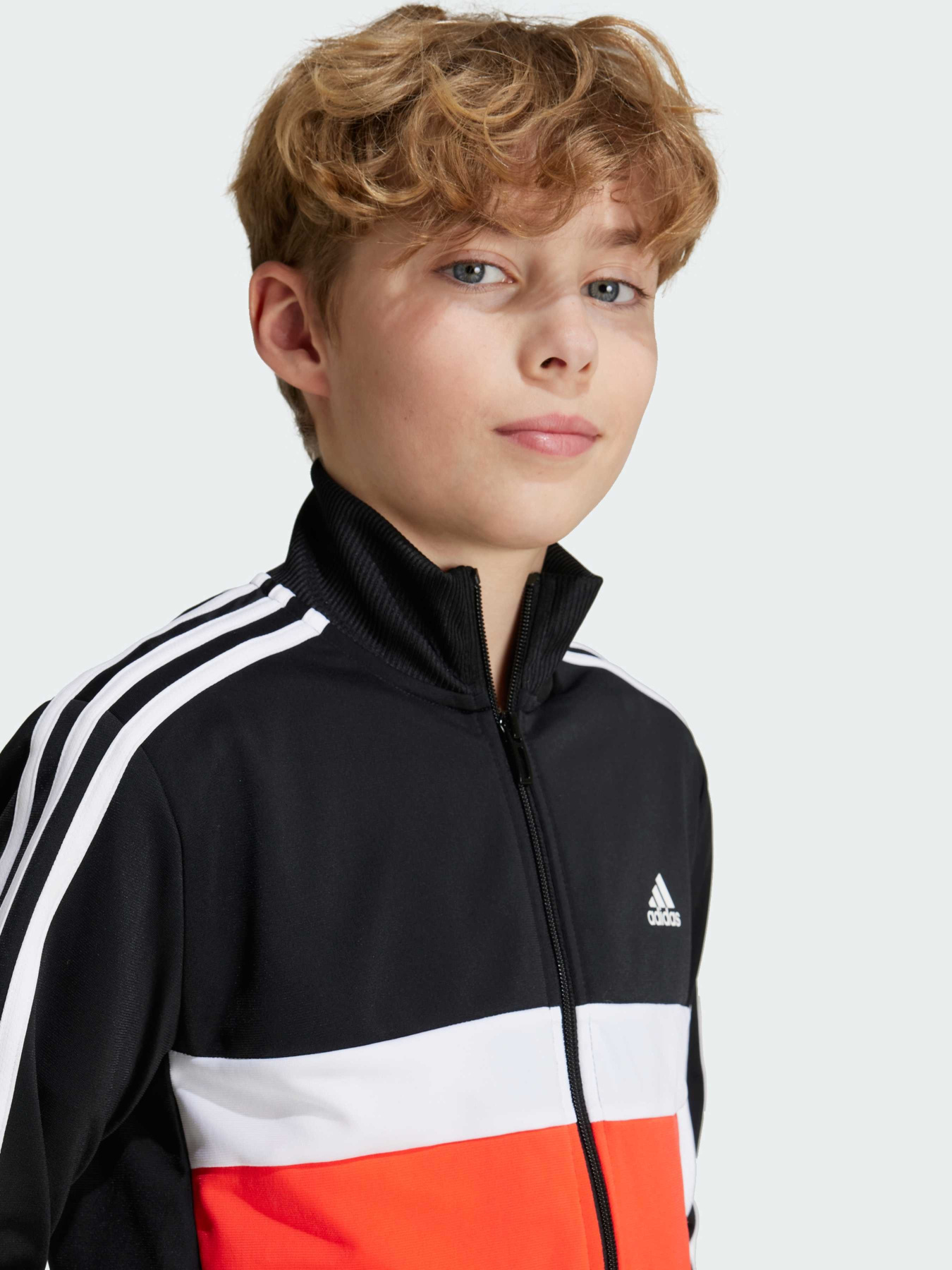 Костюмы Adidas модель IY1795 Костюмы Adidas модель IY1795 Фото