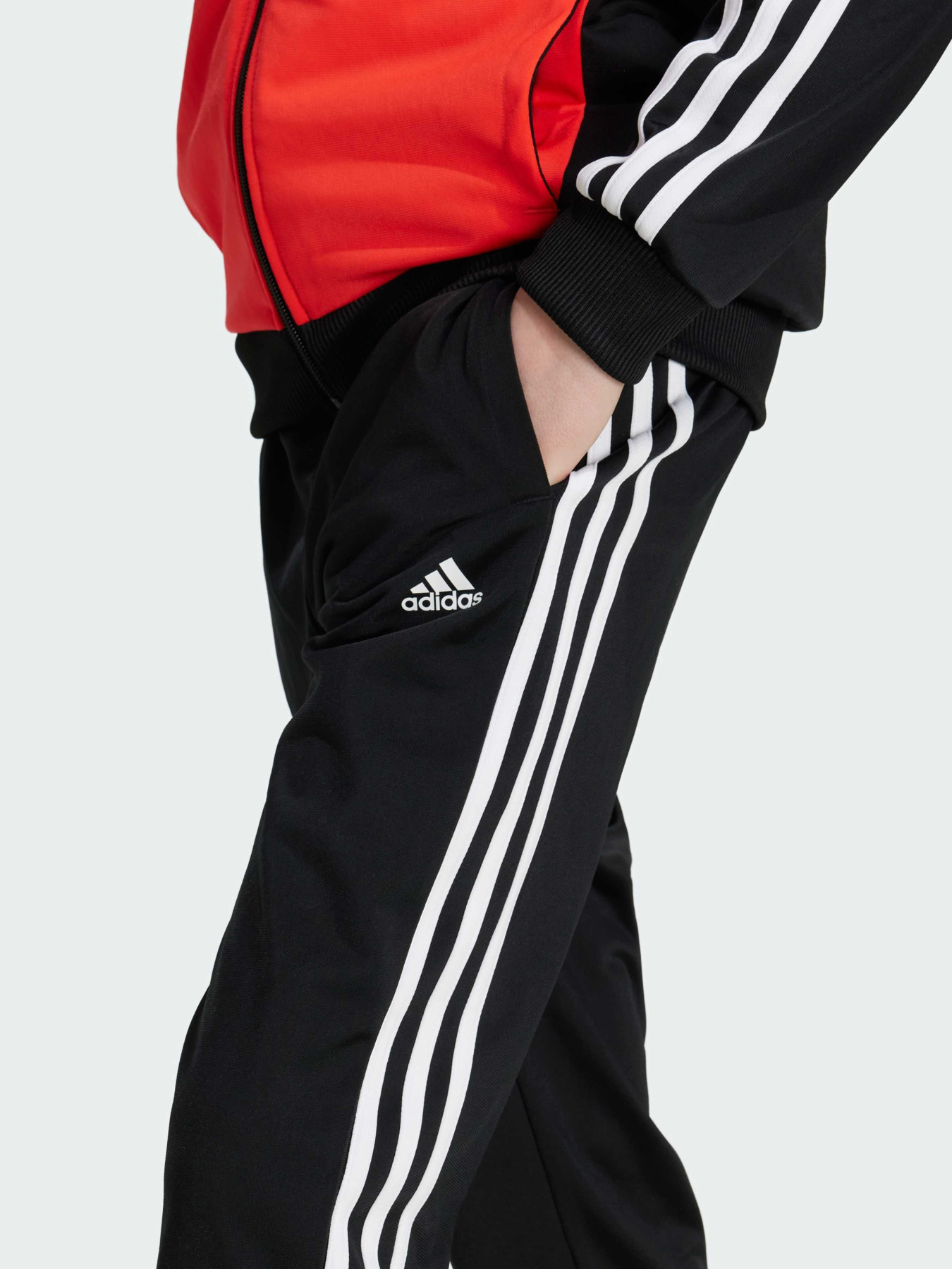 Костюмы Adidas модель IY1795 Костюмы Adidas модель IY1795 Фото