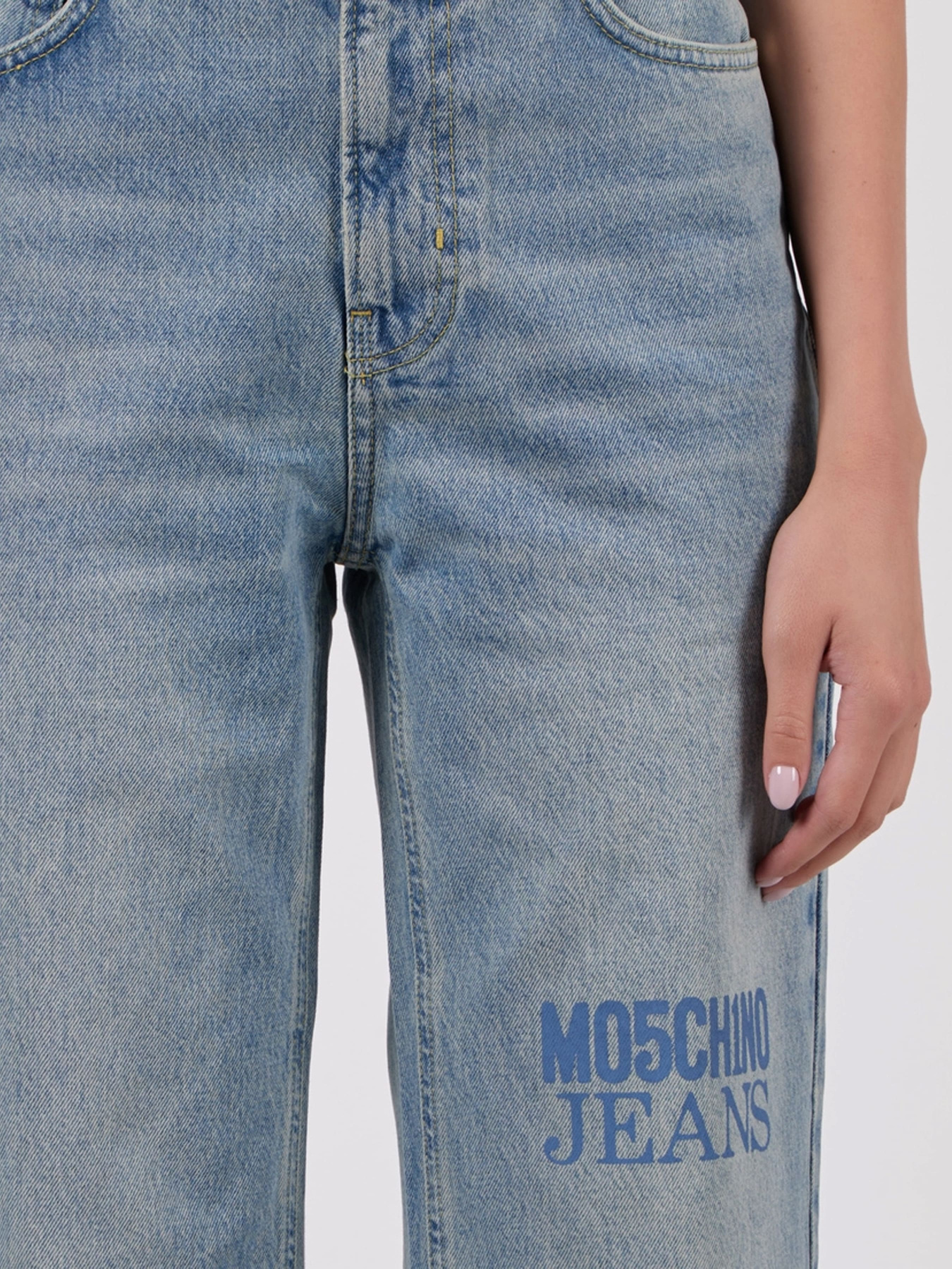 Джинсы Moschino модель 242K2A032387201303 Фото