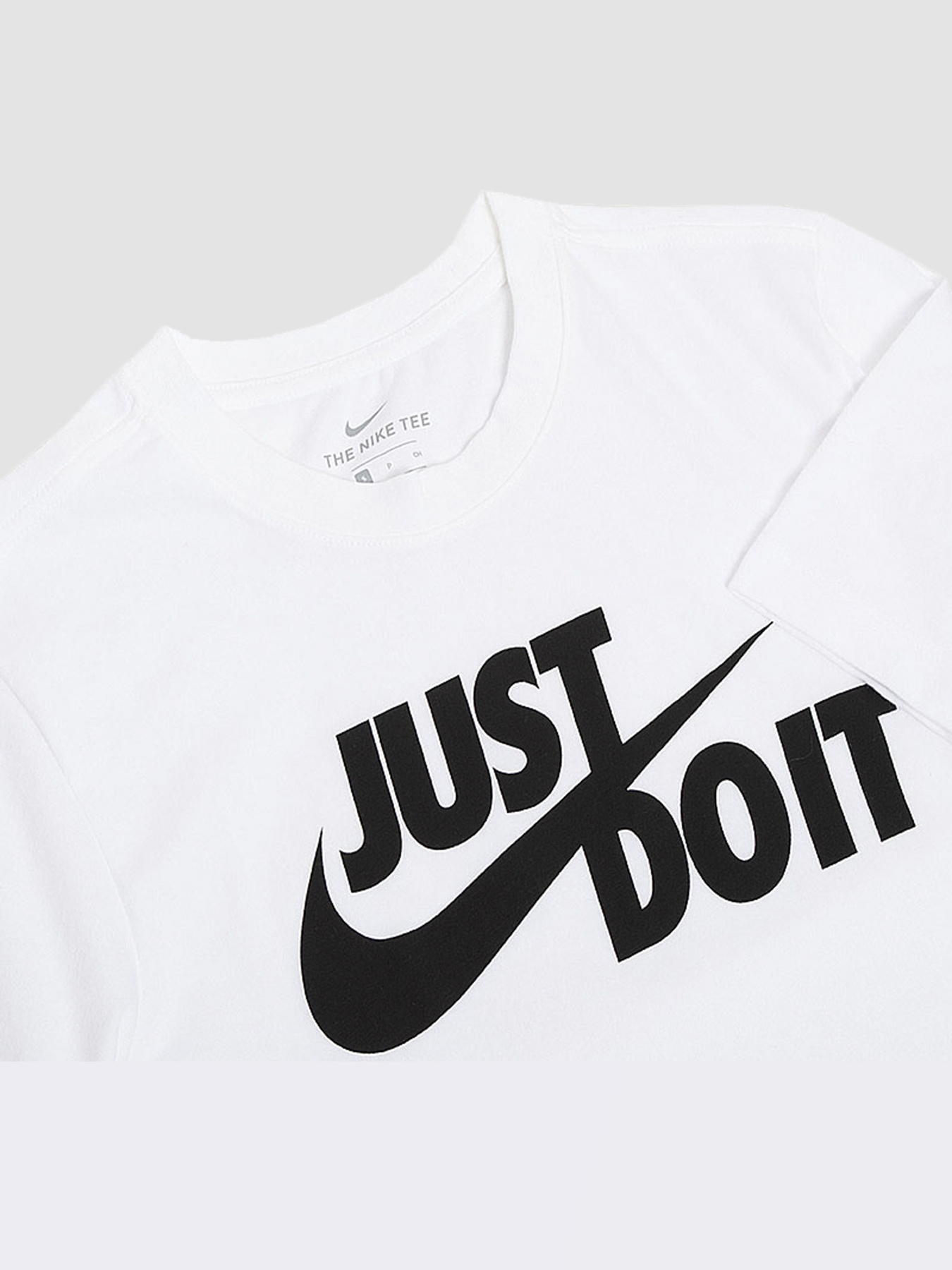 Футболки і поло NIKE M Nsw Tee Just Do It Swoosh модель AR5006-100 Футболки і поло NIKE M Nsw Tee Just Do It Swoosh модель AR5006-100 Фото