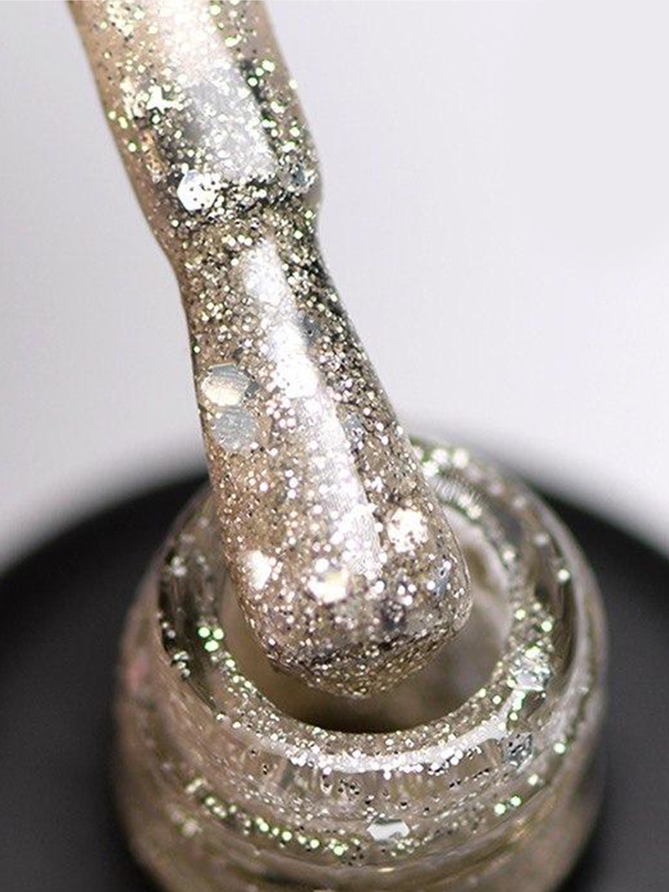 Гель-лак GLOSS Shine 421, золотистый с большими блестками. Shine GLOSS COMPANY модель 4823271400982 Фото