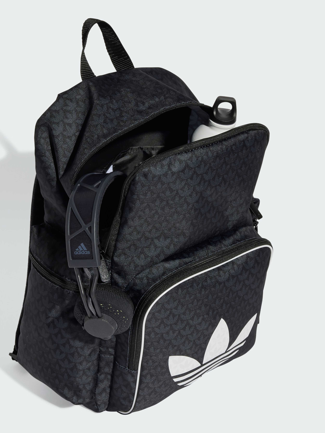 Рюкзаки Adidas Graphics модель JD5364 Рюкзаки Adidas Graphics модель JD5364 Фото
