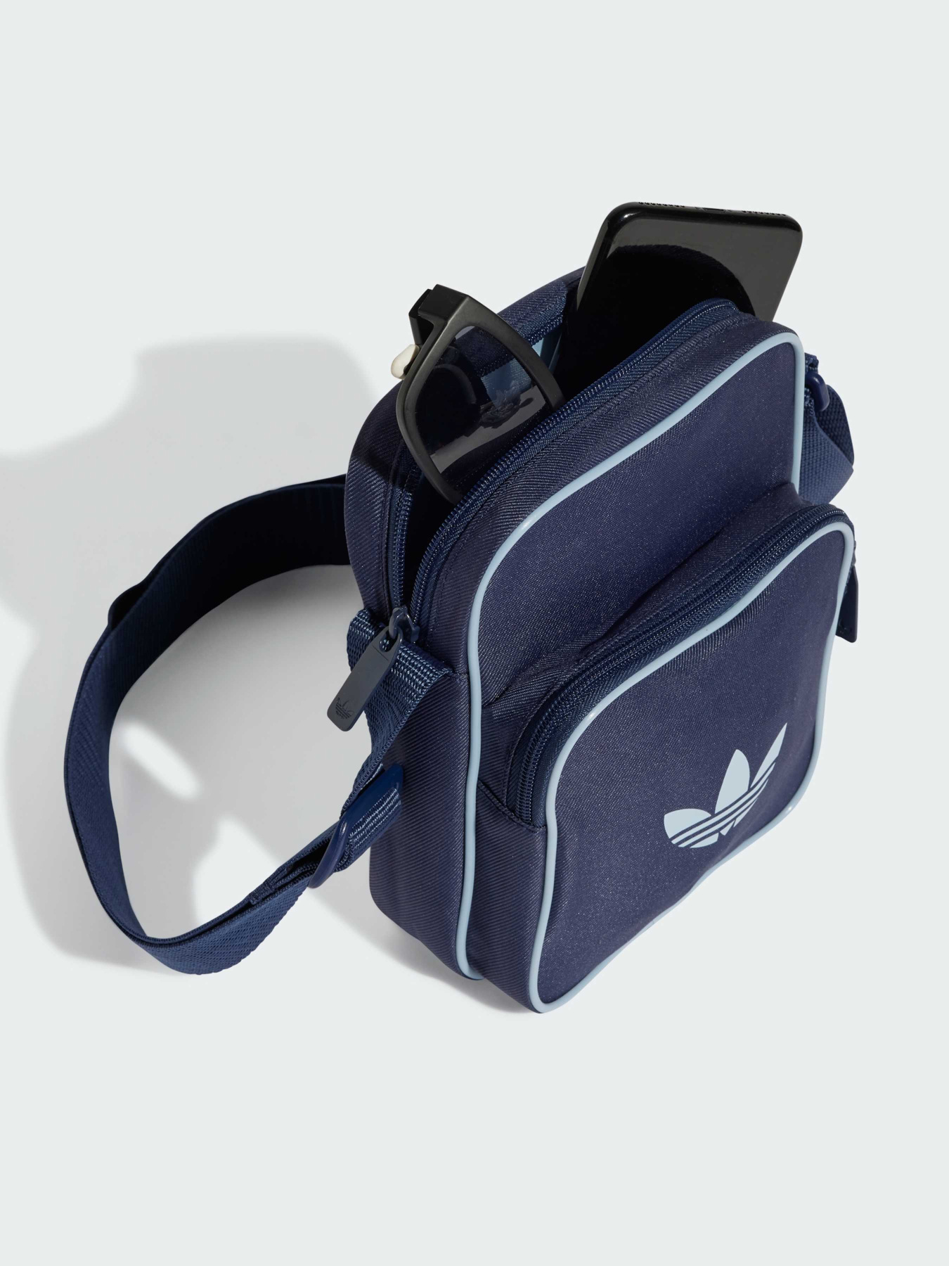 Сумки Adidas модель JD5544 Сумки Adidas модель JD5544 Фото