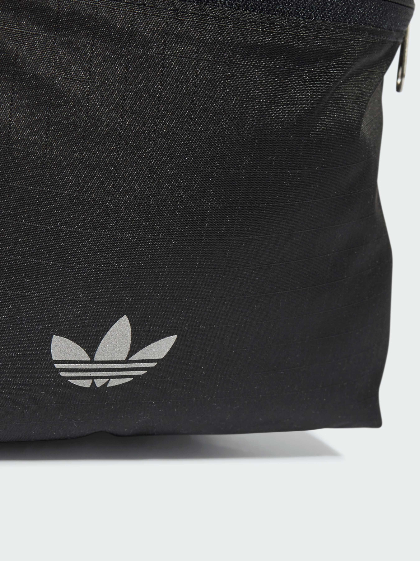 Рюкзаки Adidas модель JD5572 Рюкзаки Adidas модель JD5572 Фото