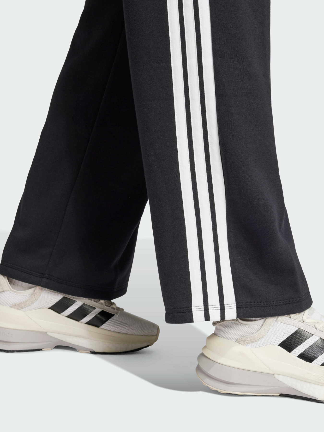 Штани Adidas модель JW7182 Фото