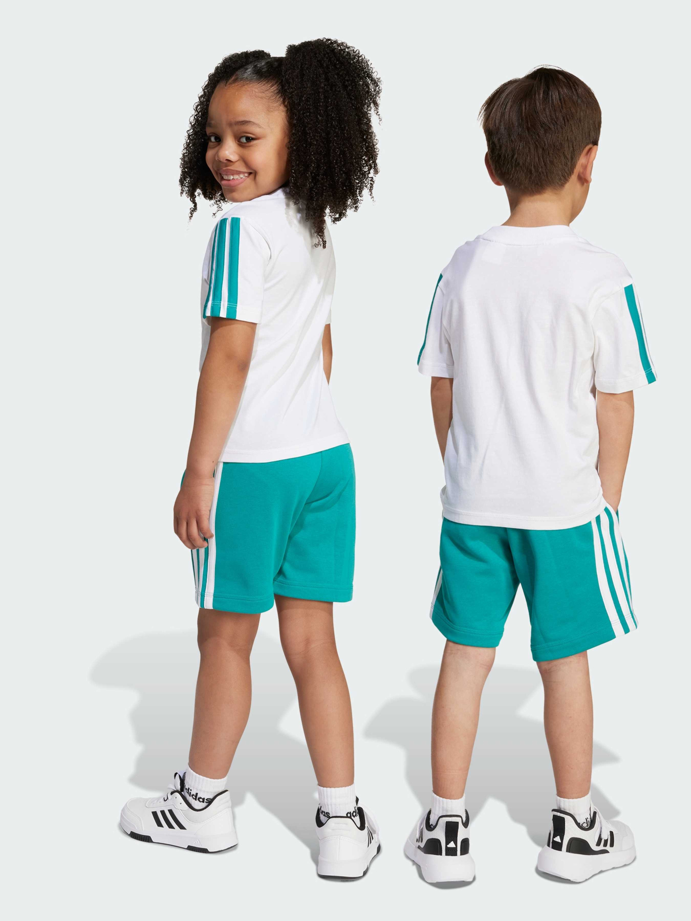 Шорти Adidas модель JV8589 Фото