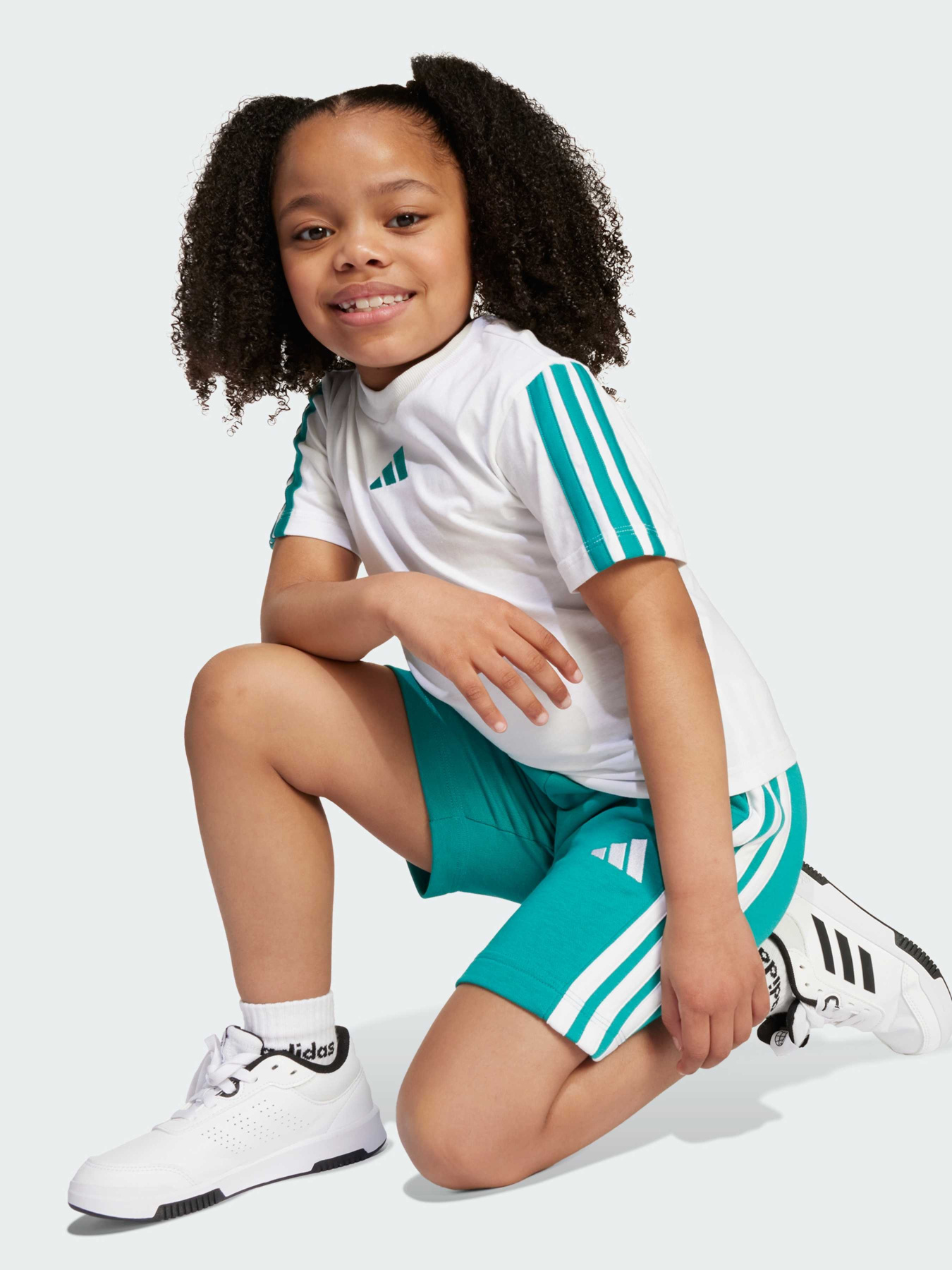 Шорти Adidas модель JV8589 Фото