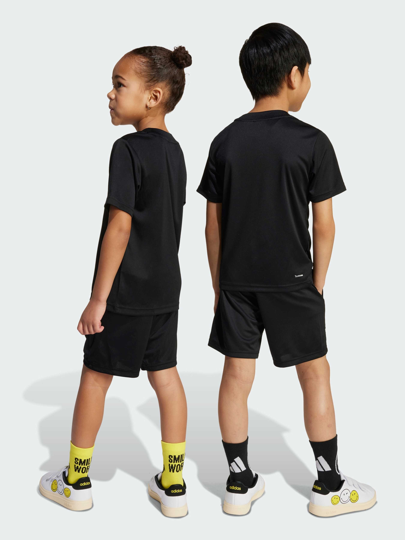 Костюмы Adidas модель JN2156 Костюмы Adidas модель JN2156 Фото