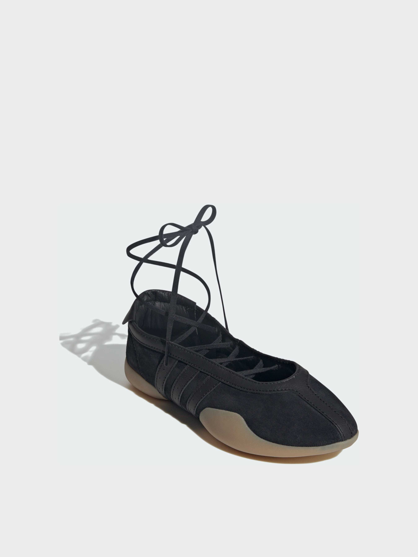 Туфлі та лофери Adidas модель JQ0669 Туфлі та лофери Adidas модель JQ0669 Фото