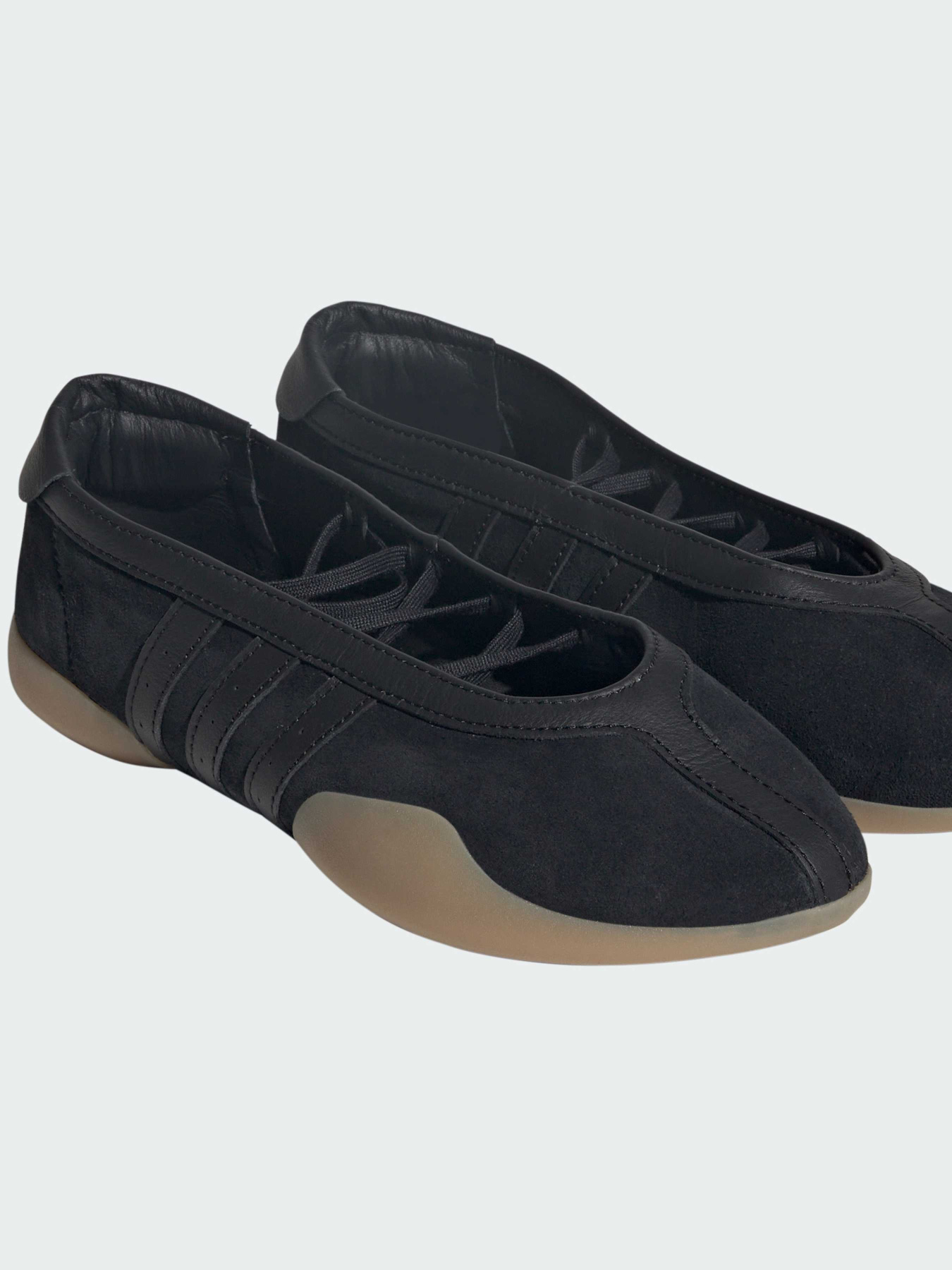 Туфлі та лофери Adidas модель JQ0669 Туфлі та лофери Adidas модель JQ0669 Фото