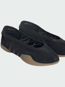 Туфлі та лофери Adidas модель JQ0669 Фото