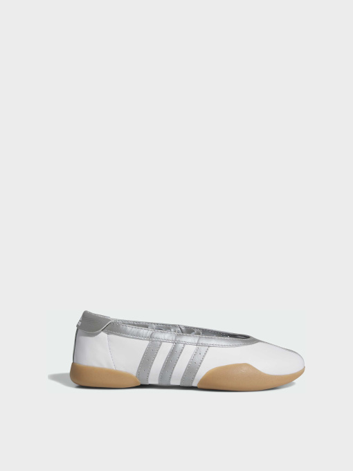 Туфлі та лофери Adidas модель JQ6438 Фото