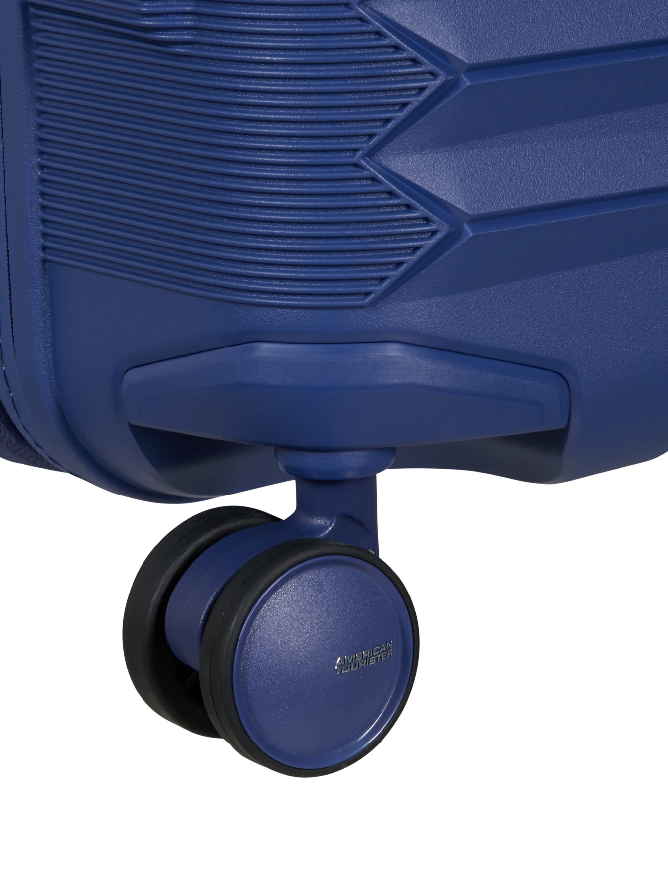 Дорожные сумки и чемоданы American Tourister модель MI091002 Фото
