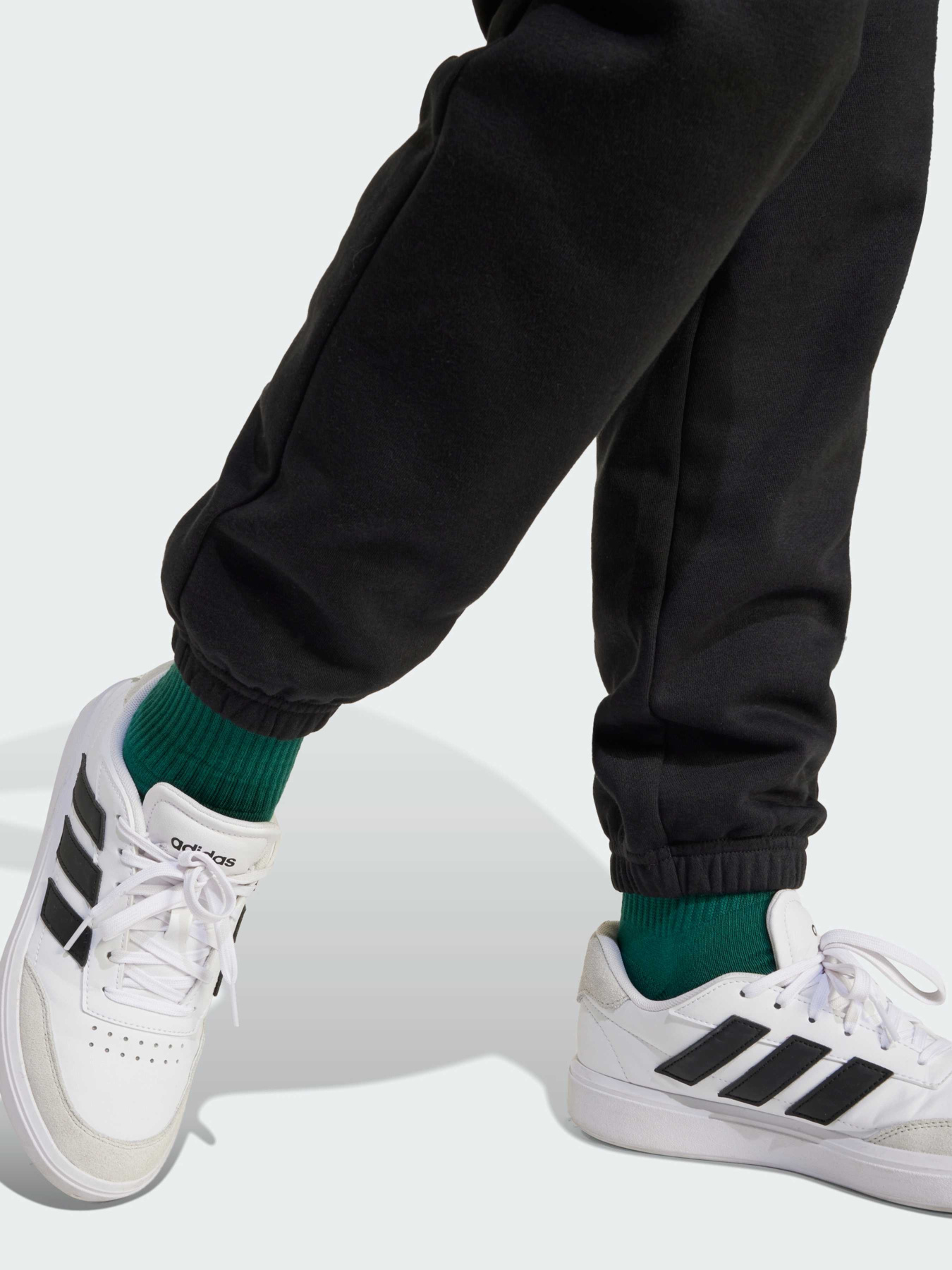 Брюки Adidas модель JC9765 Брюки Adidas модель JC9765 Фото
