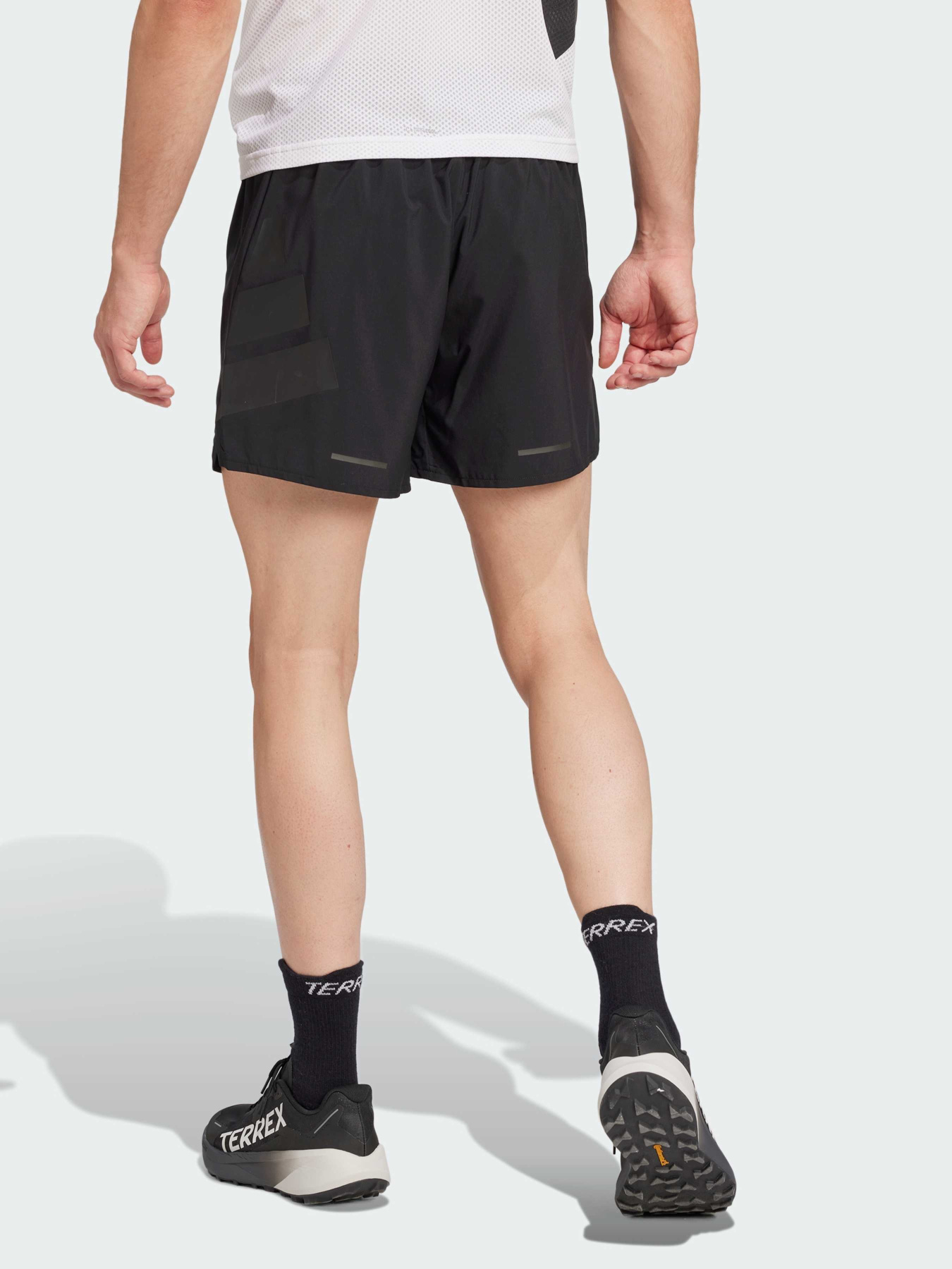 Шорты Adidas модель JE9433 Шорты Adidas модель JE9433 Фото