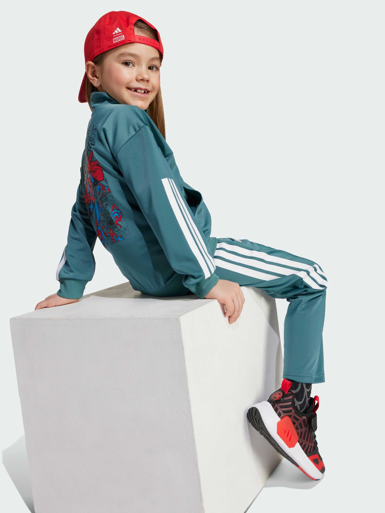 Костюмы Adidas Marvel модель JM0834 Костюмы Adidas Marvel модель JM0834 Фото