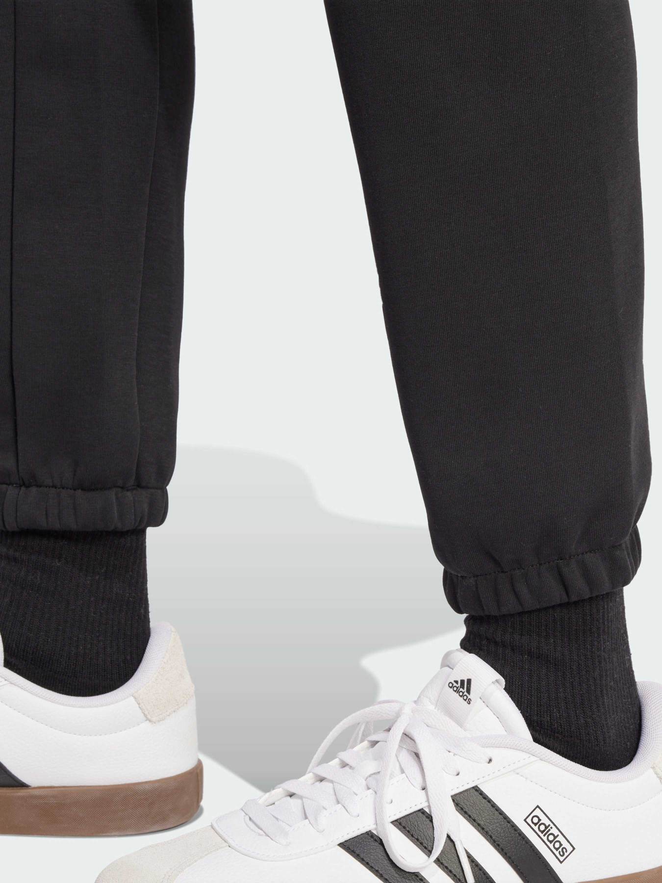 Брюки Adidas модель JD4949 Брюки Adidas модель JD4949 Фото