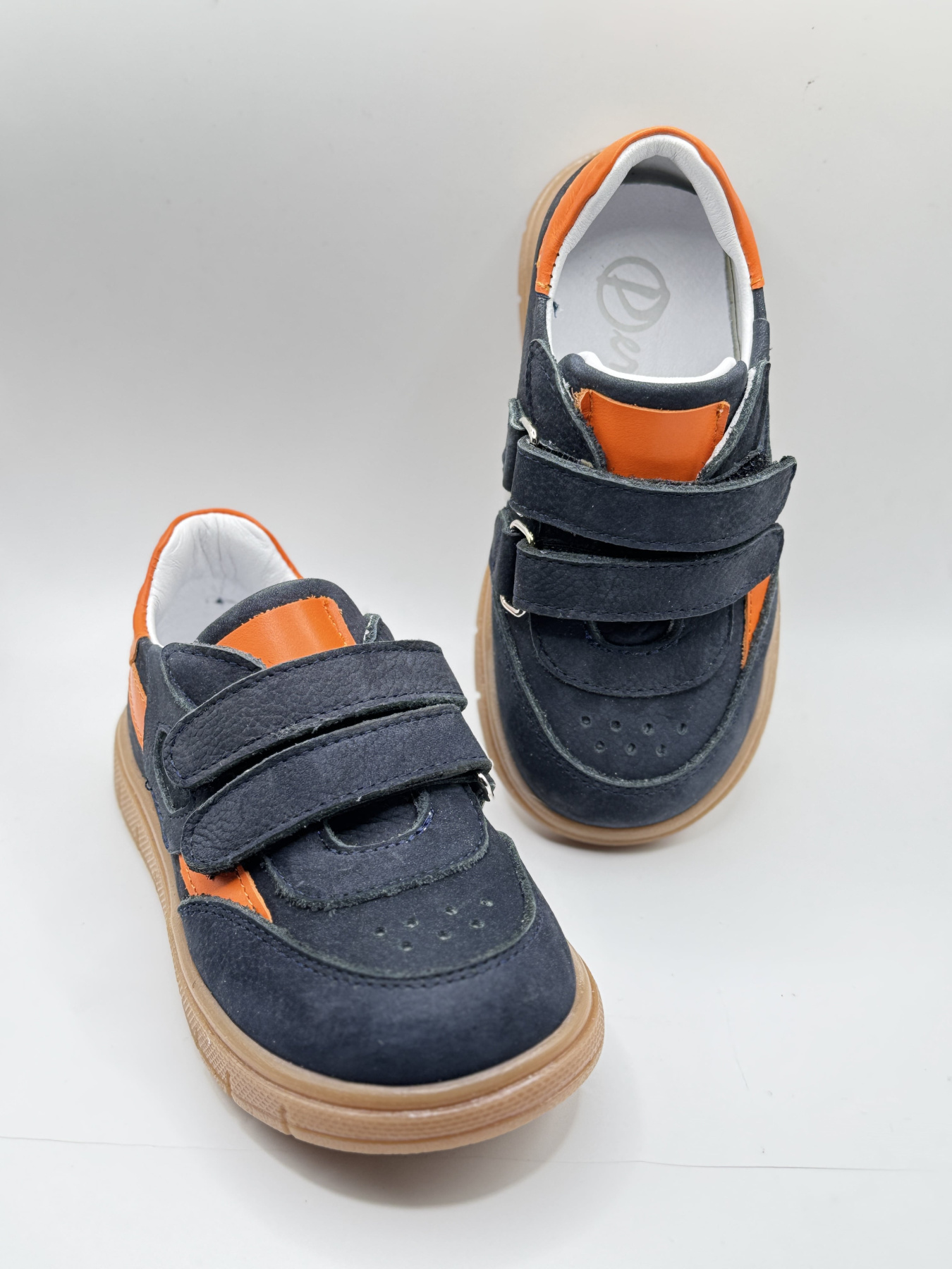 Кроссовки Perlina модель 4orange Кроссовки Perlina модель 4orange Фото