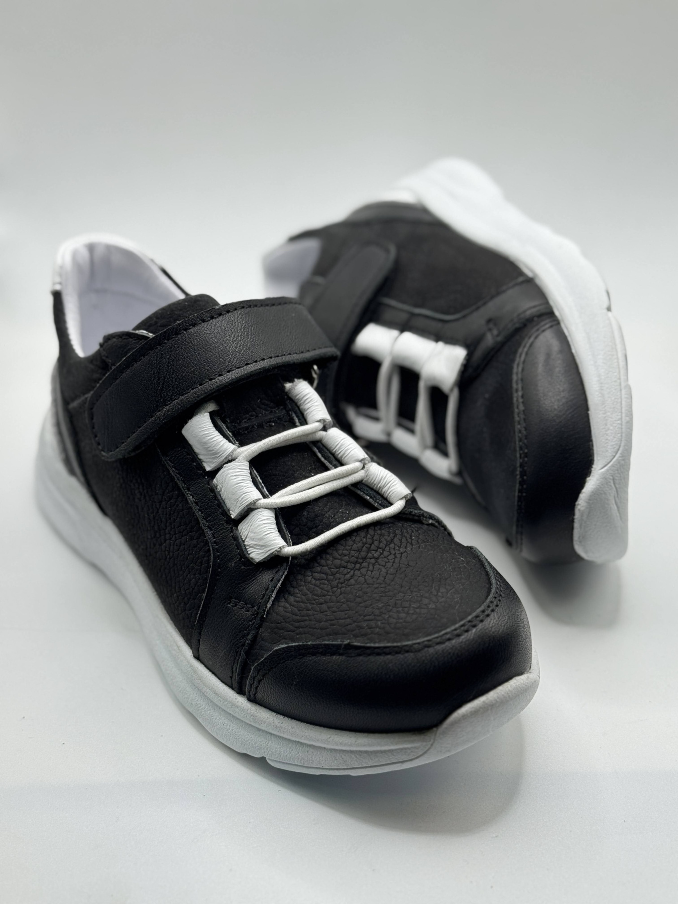 Кроссовки Perlina модель 53black25 Кроссовки Perlina модель 53black25 Фото