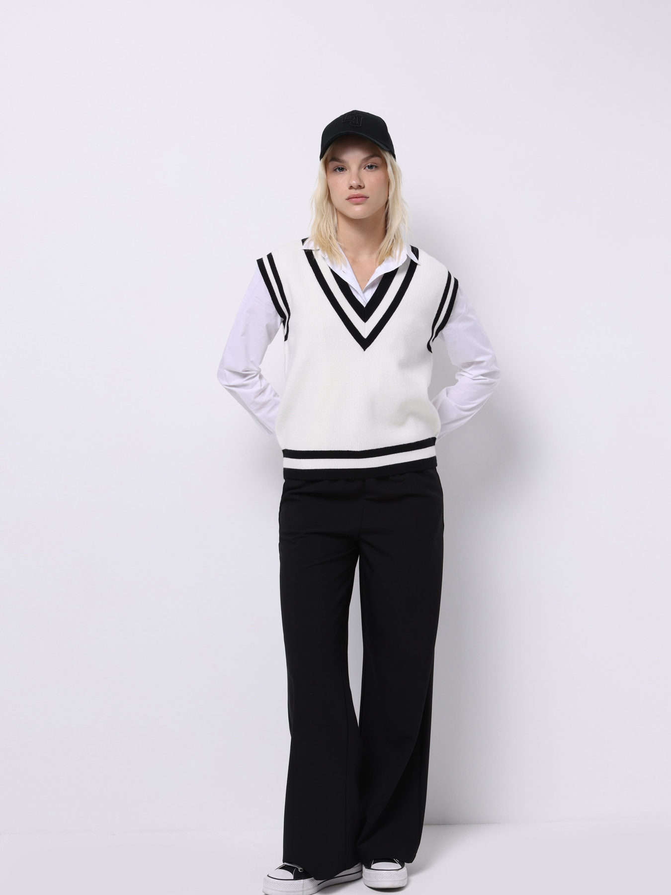 Худи и свитшоты Colin’s модель CL1075213_Q1.V1_WHT Фото
