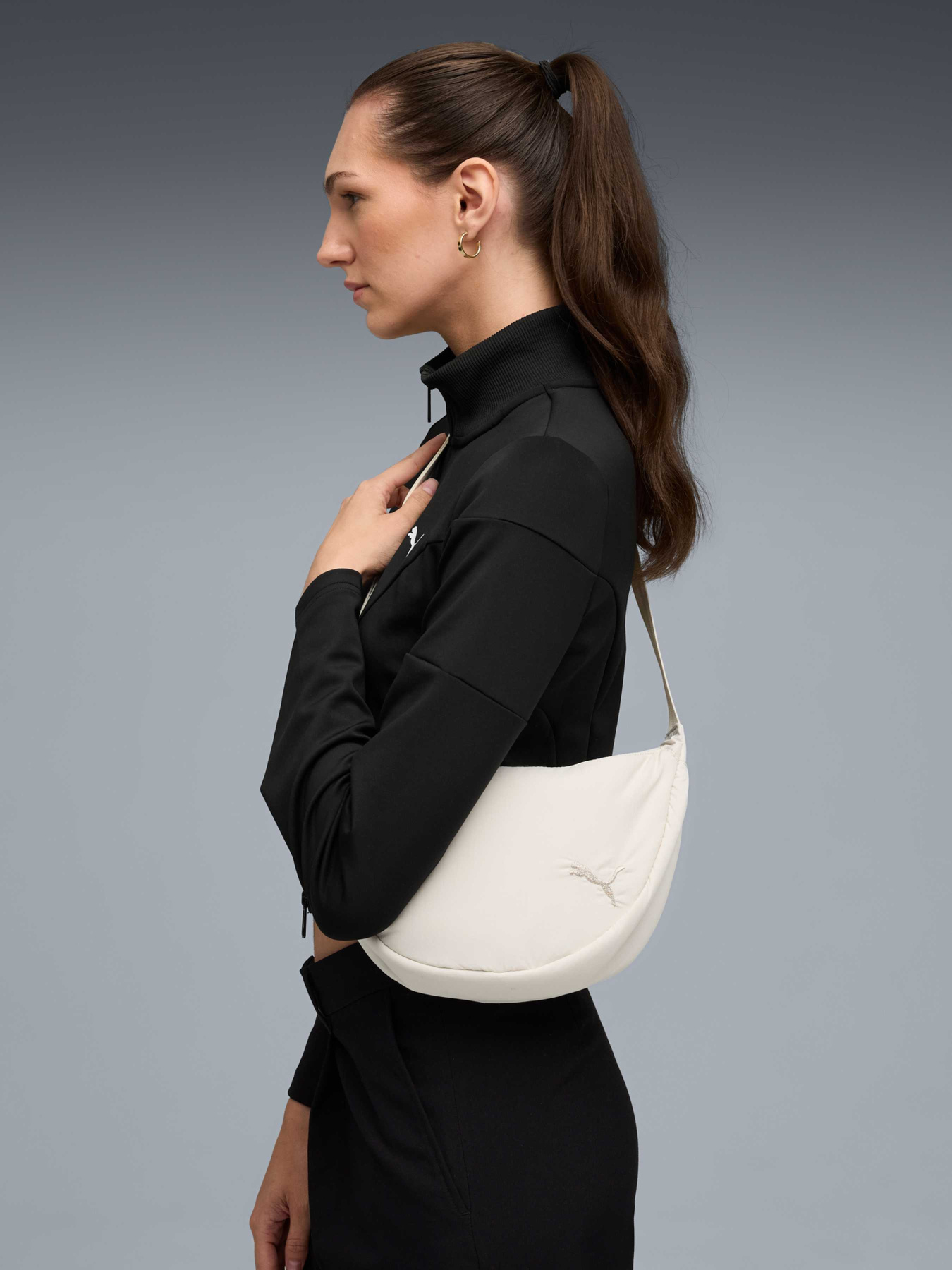Сумки PUMA Her Half Moon Bag модель 091716 Фото
