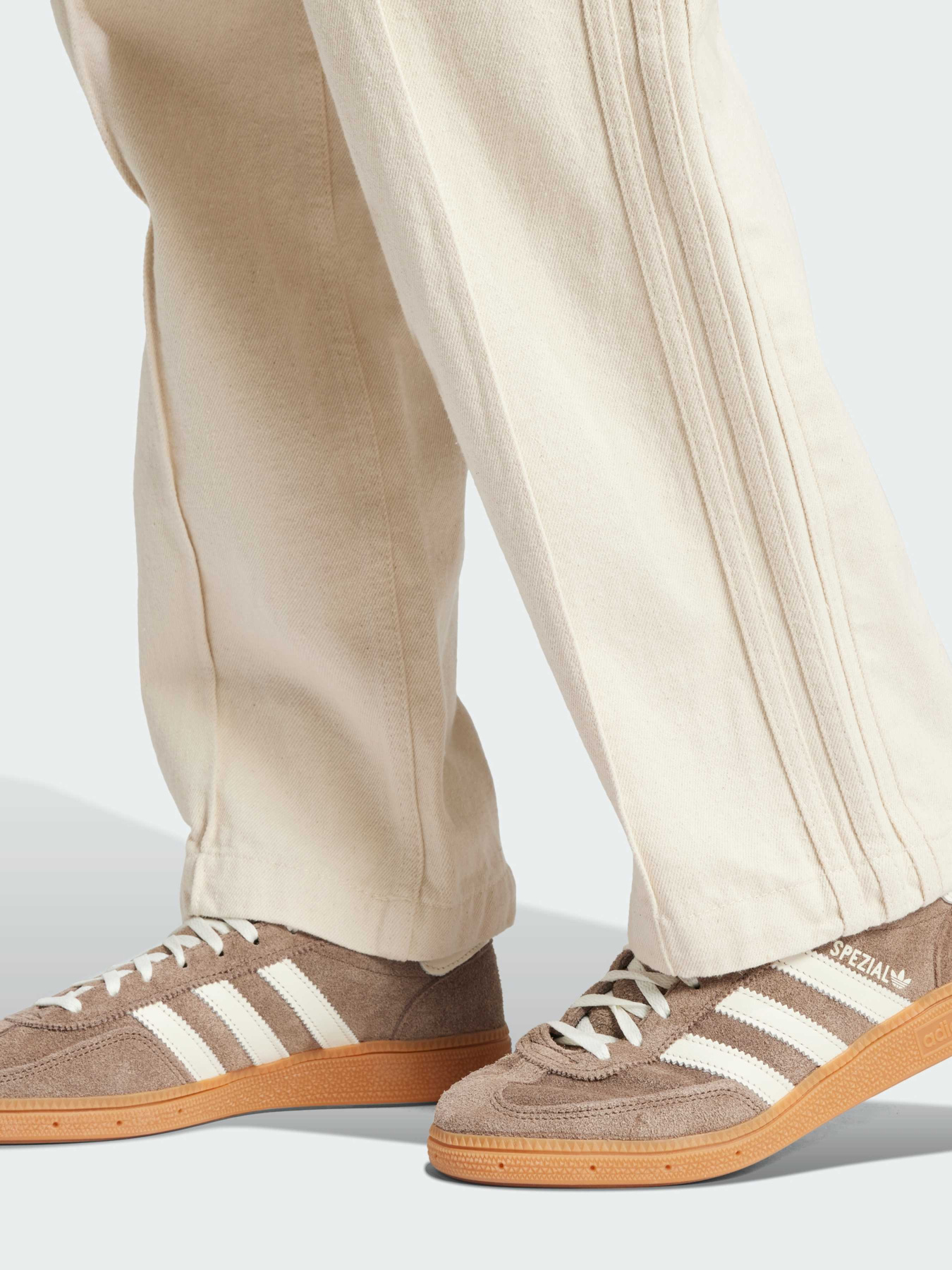 Джинсы Adidas модель IW5753 Фото