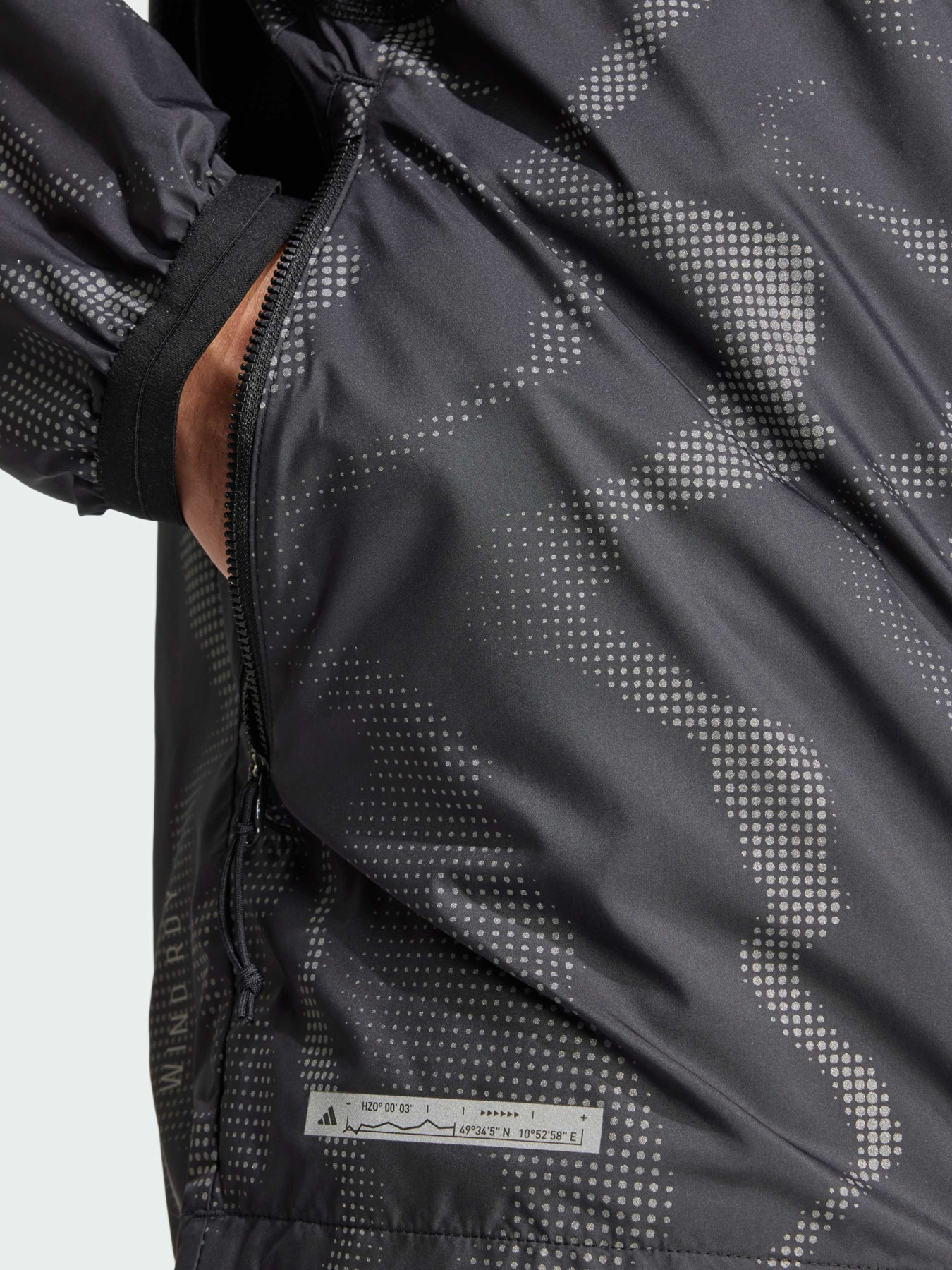 Куртки та дублянки Adidas модель IT3498 Фото