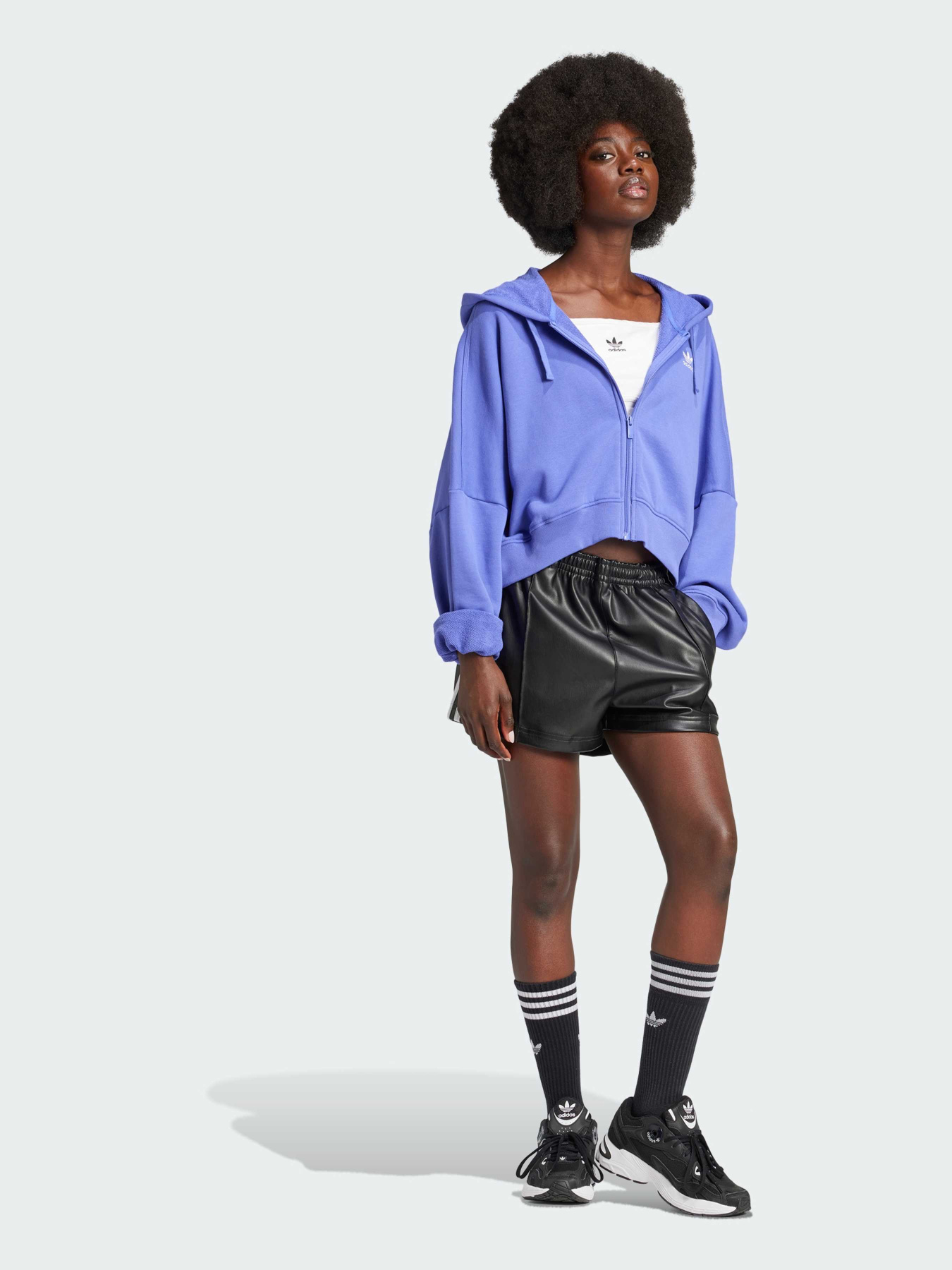 Худі та світшоти Adidas модель IY9686 Худі та світшоти Adidas модель IY9686 Фото