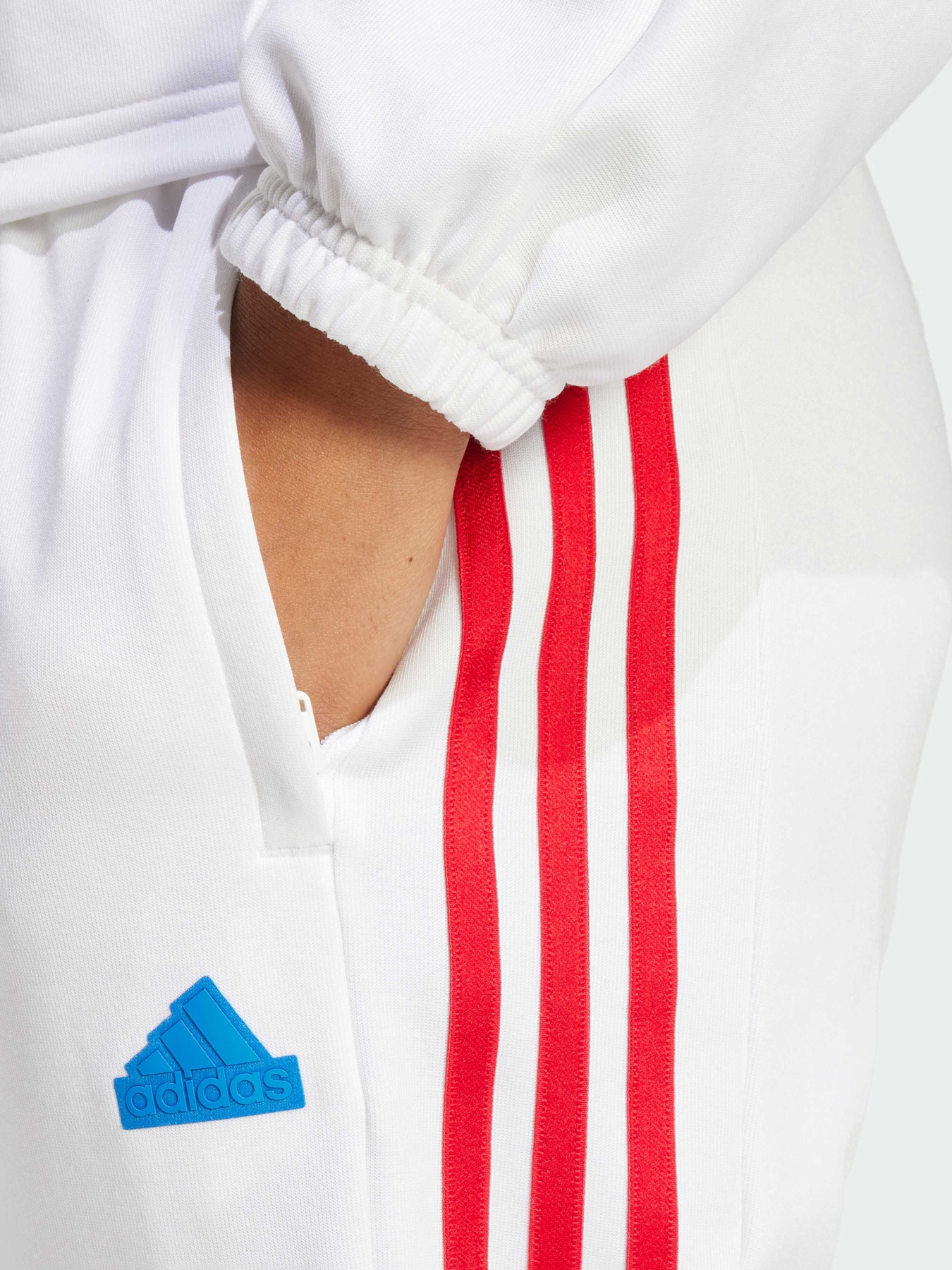 Брюки Adidas Tiro модель IZ2064 Брюки Adidas Tiro модель IZ2064 Фото